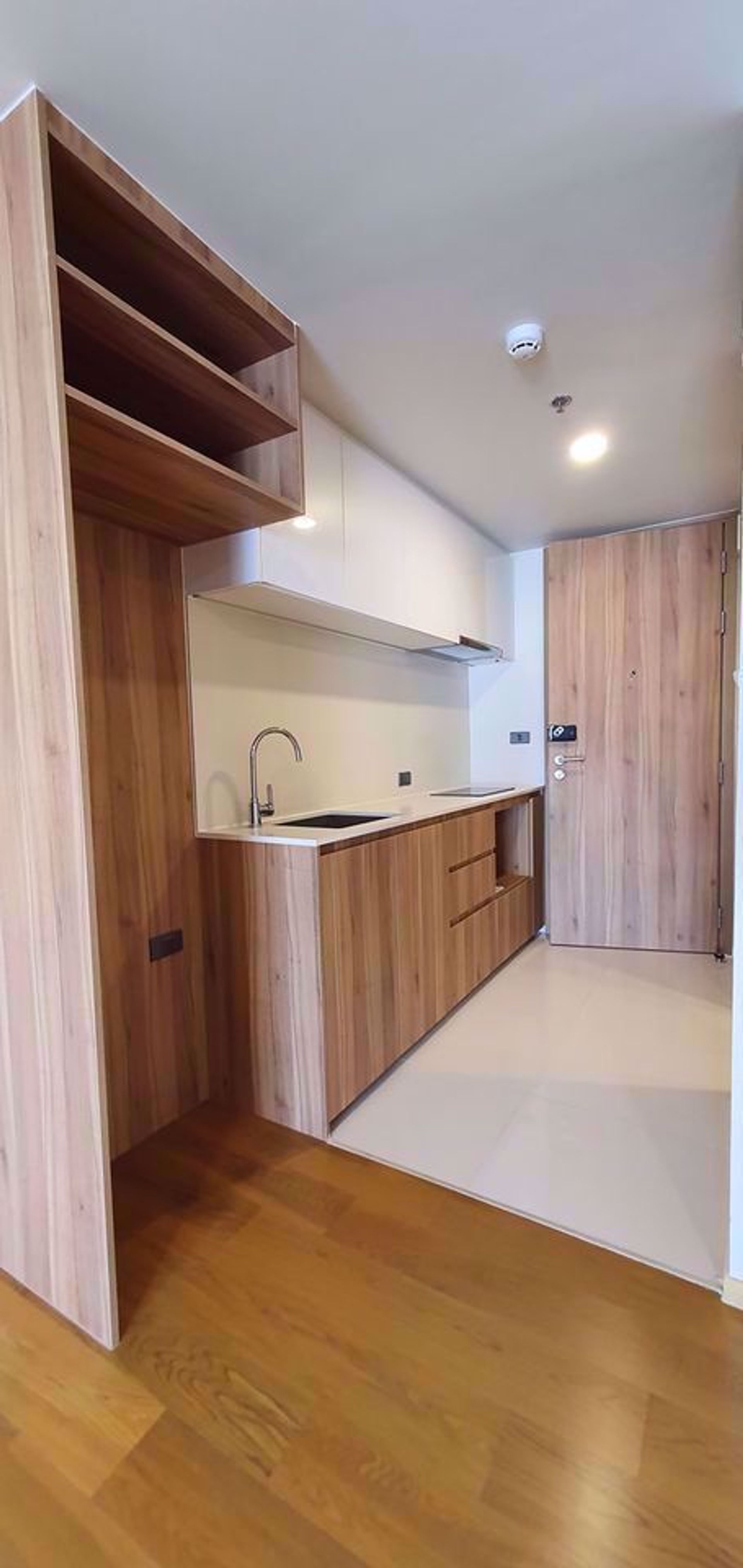 Condominium in Watthana, Krung Thep Maha Nakhon 12212797