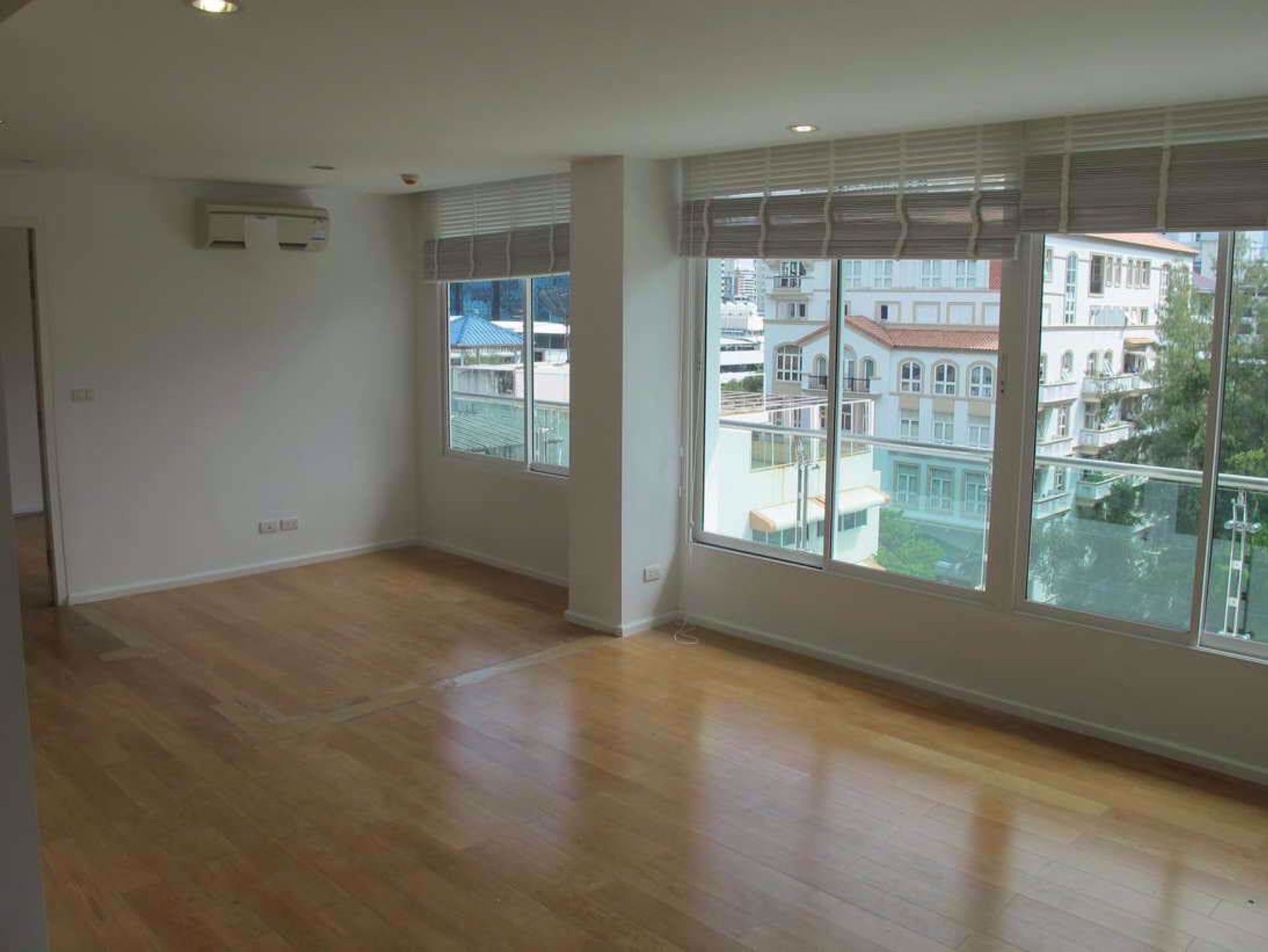 Condominium in Bang Rak, Krung Thep Maha Nakhon 12212896