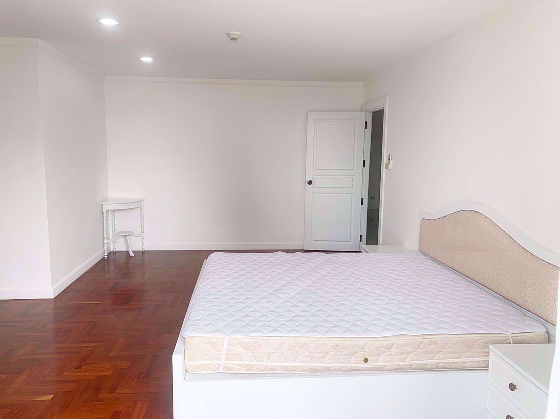 Condominium in Watthana, Krung Thep Maha Nakhon 12212917