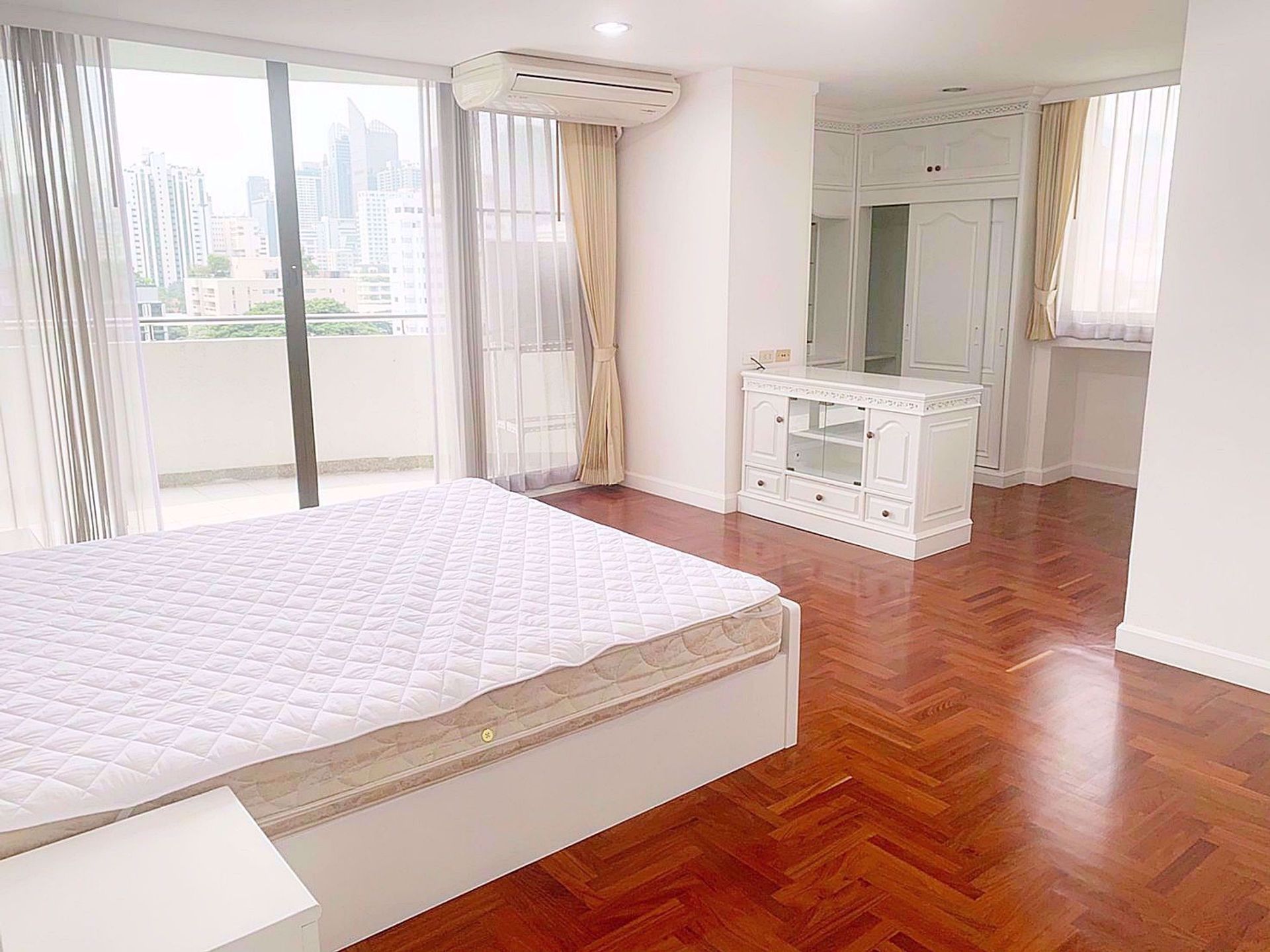 Condominium in Watthana, Krung Thep Maha Nakhon 12212917