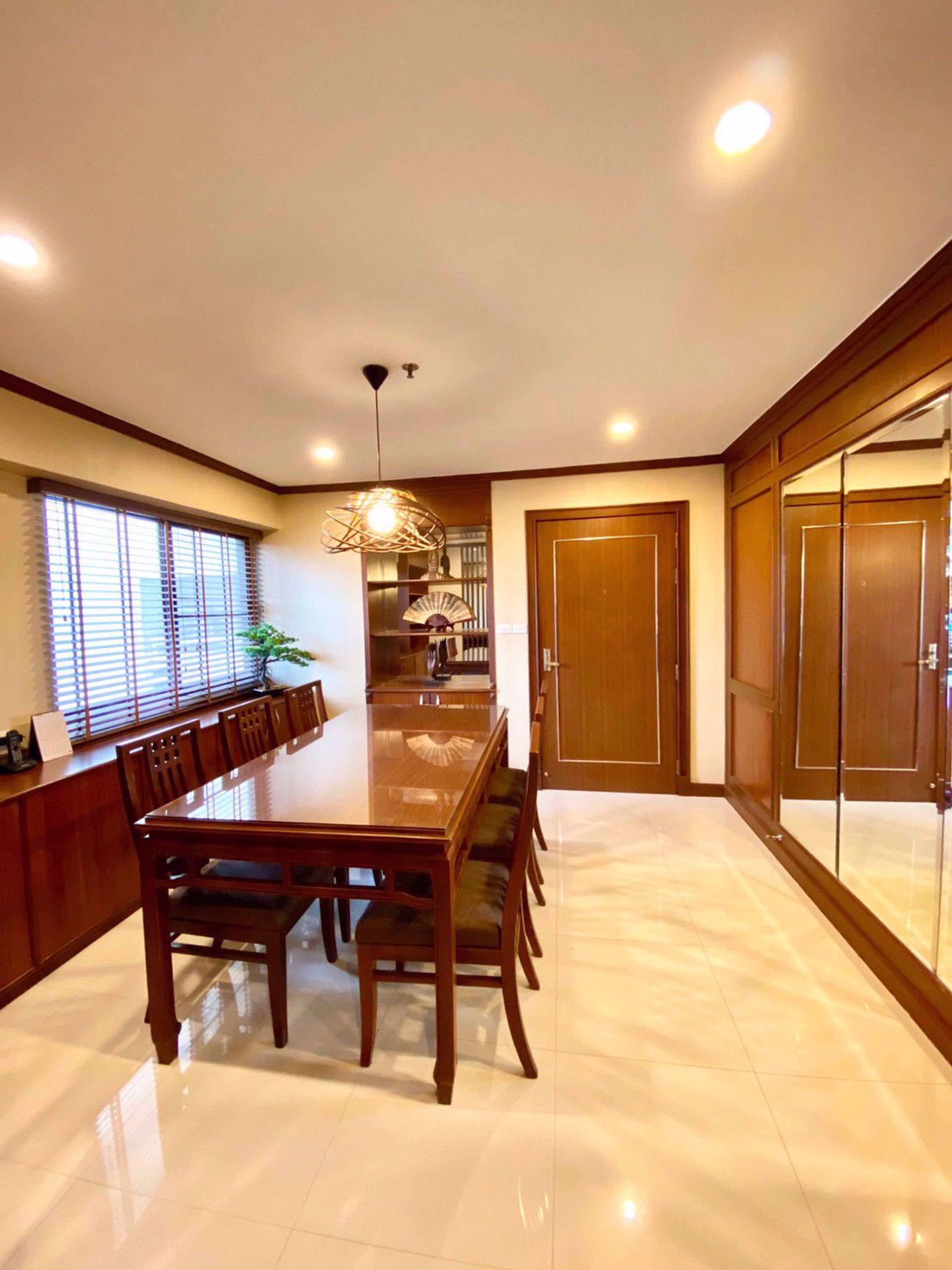 Condominium in Watthana, Krung Thep Maha Nakhon 12212932