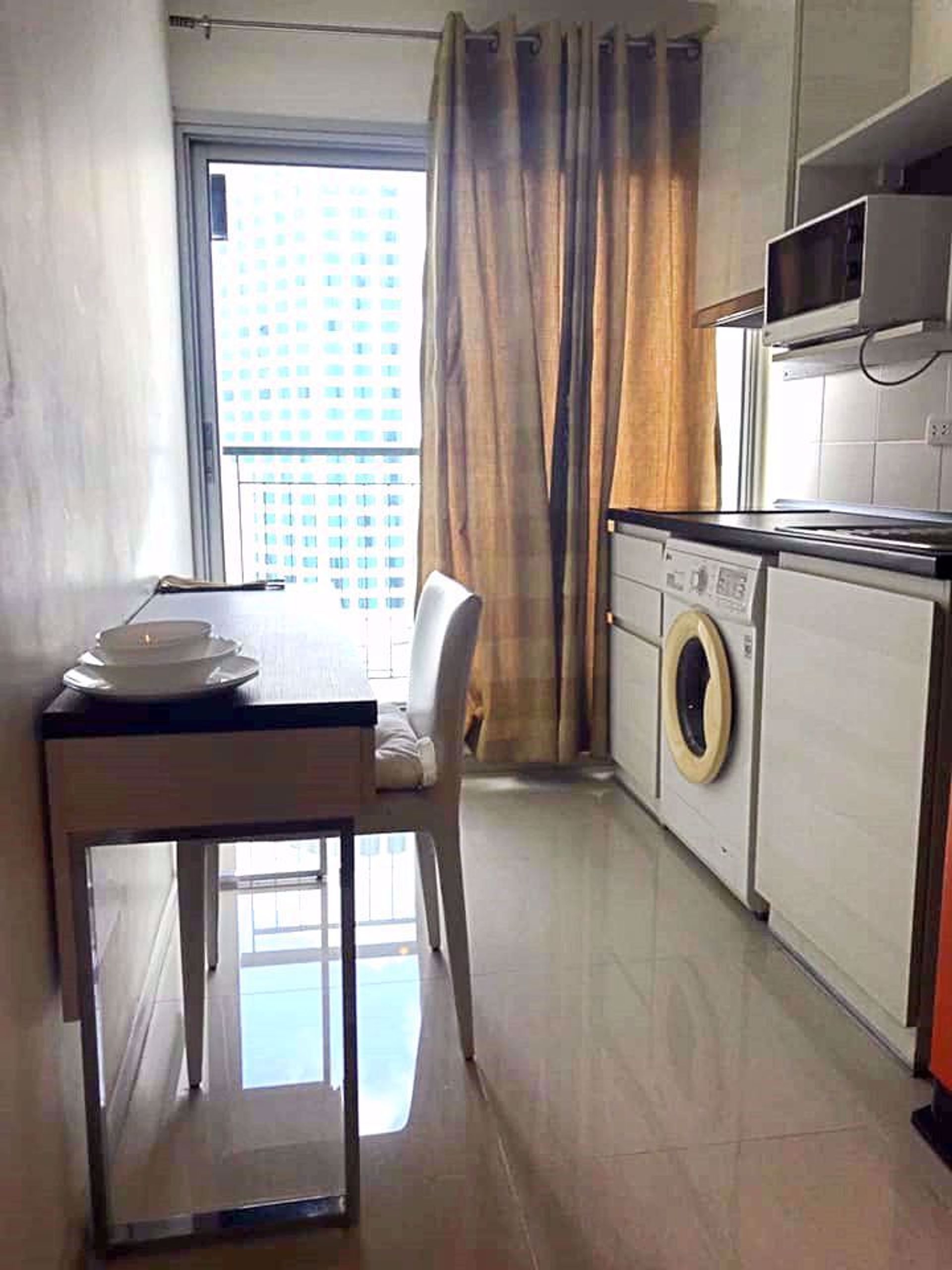 Condominium in Huai Khwang, Krung Thep Maha Nakhon 12212988