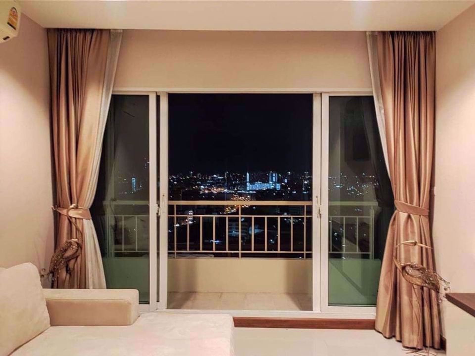 Condominio en Bangkok Noi, Krung Thep Maha Nakhon 12213395