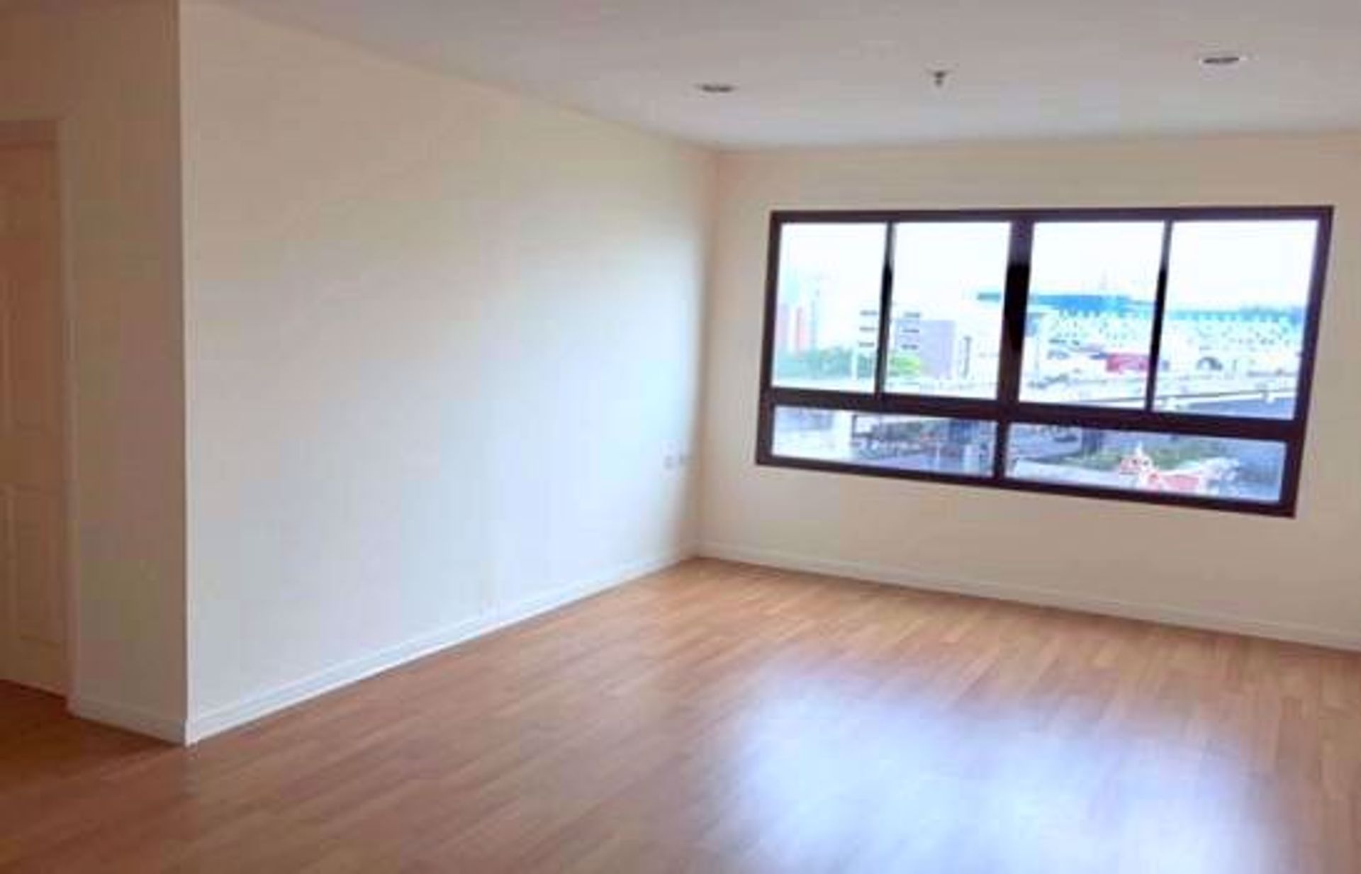 Condominio en Ban Bang Bamru, Krung Thep Maha Nakhon 12213470