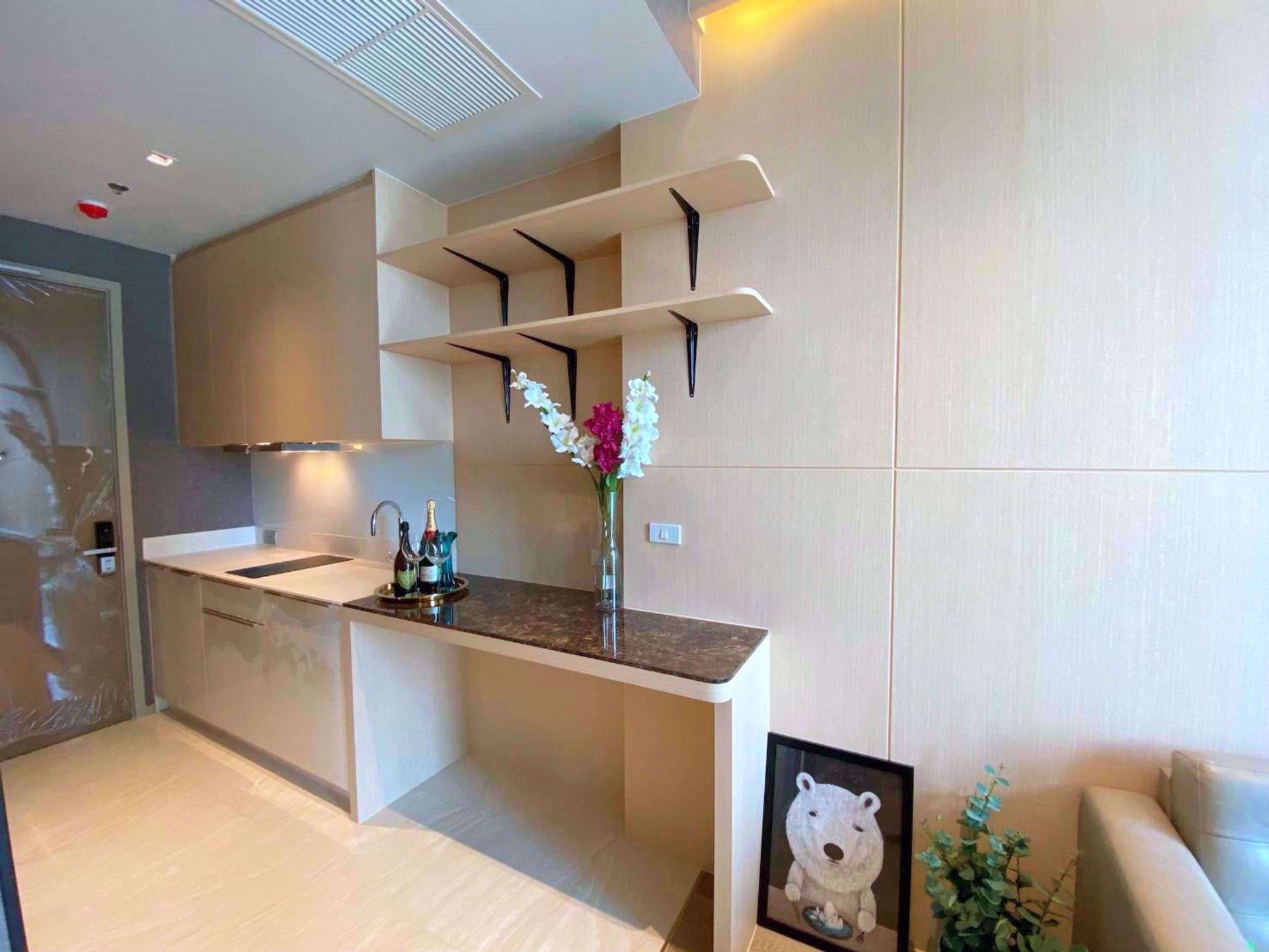 Condominium in Bang Rak, Krung Thep Maha Nakhon 12214051