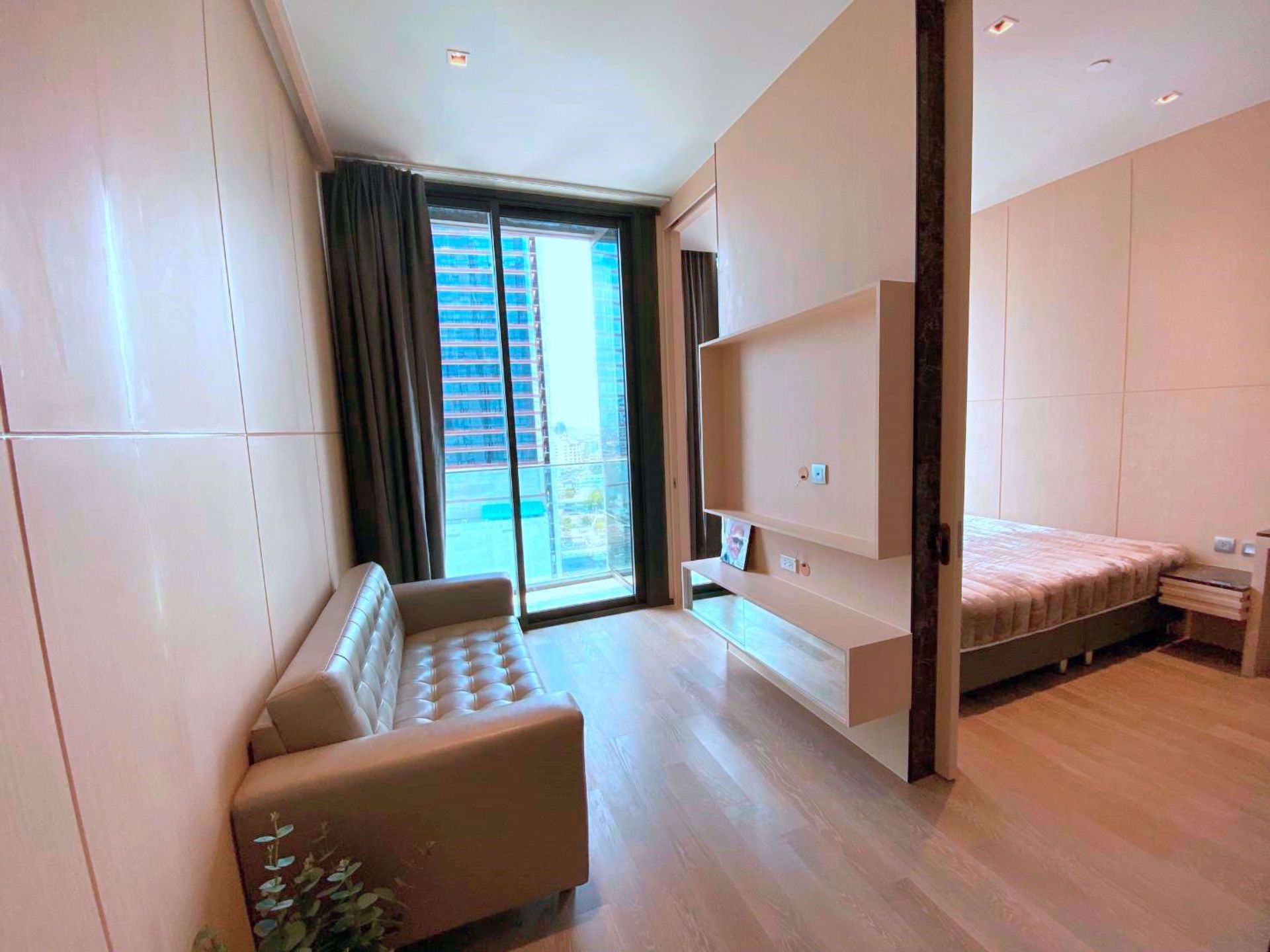 Condominium in Bang Rak, Krung Thep Maha Nakhon 12214051