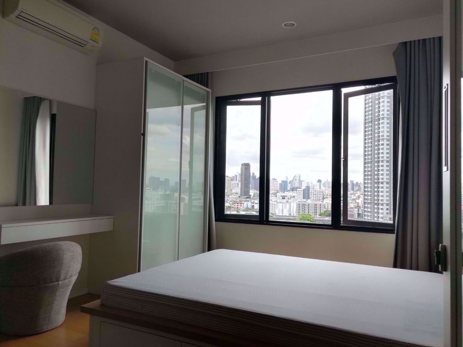 Condominium dans Phra Khanong, Krung Thep Maha Nakhon 12214285