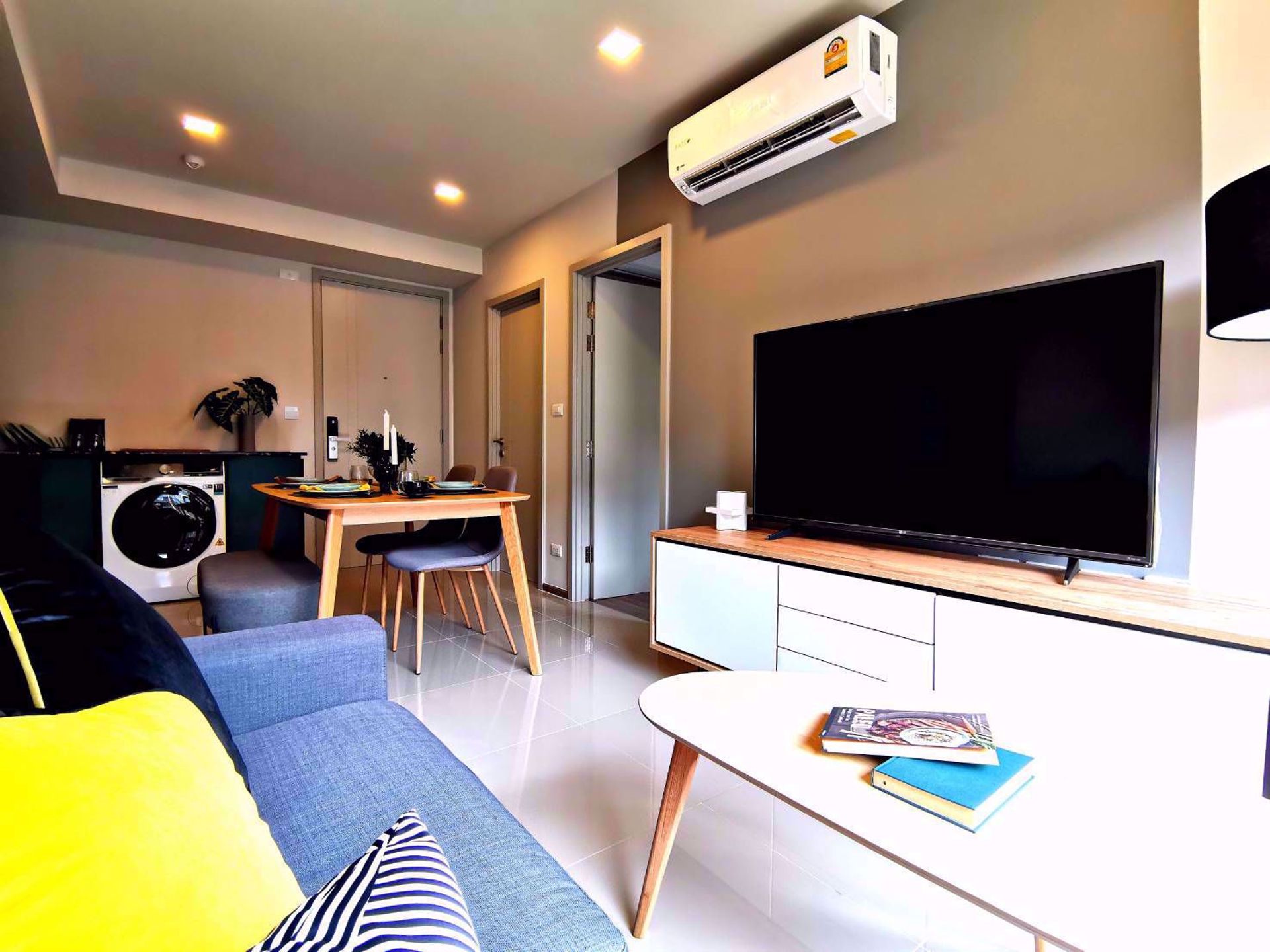 Condominio en Phra Khanong, Krung Thep Maha Nakhon 12214464