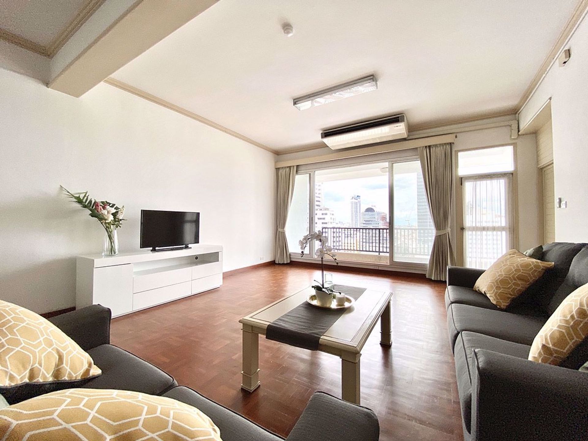 Condominium in Watthana, Krung Thep Maha Nakhon 12214605