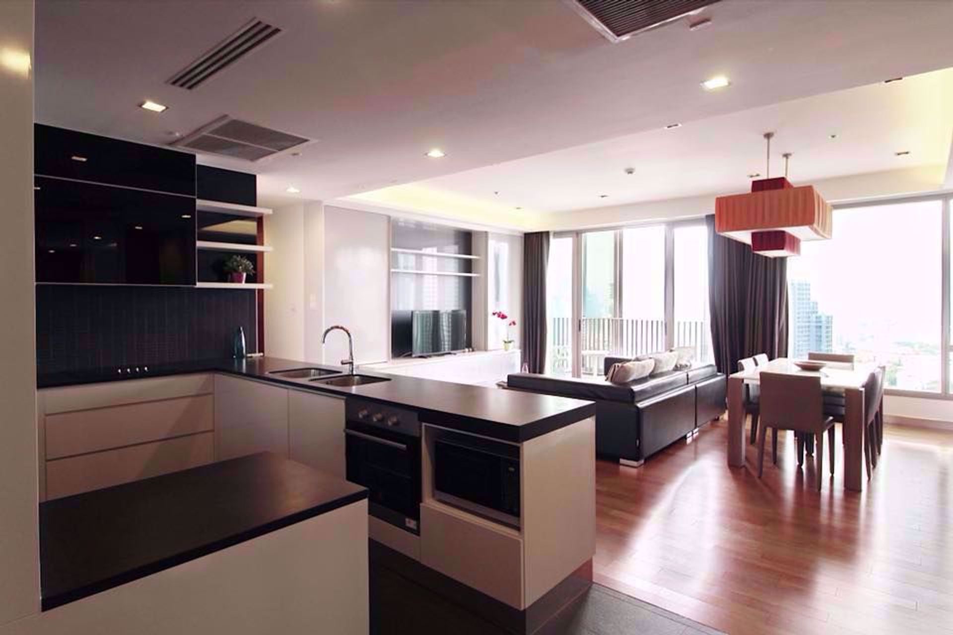 Condominium in Khlong Toei, Krung Thep Maha Nakhon 12214673