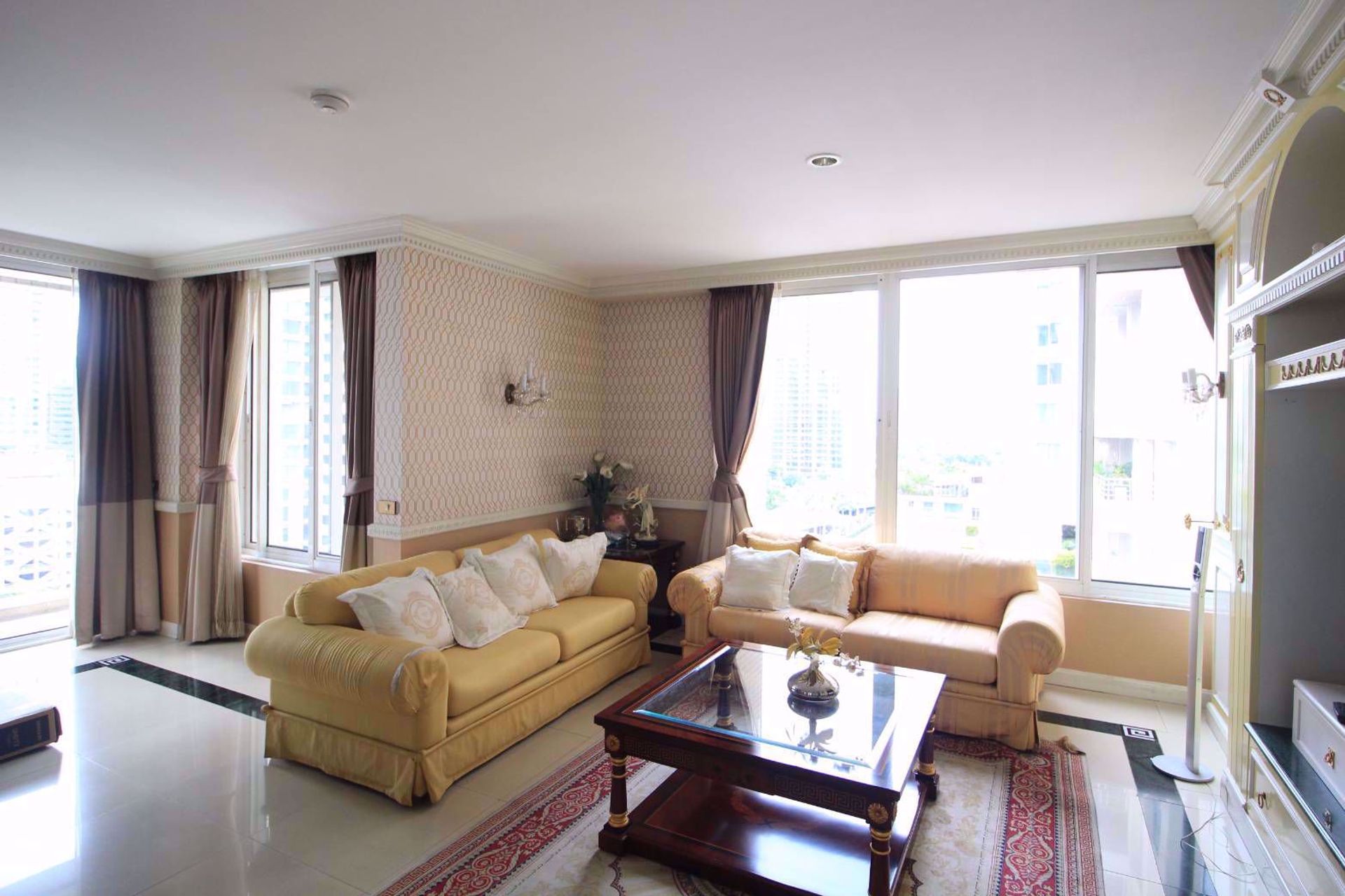 Condominium in Pathum Wan, Krung Thep Maha Nakhon 12214736