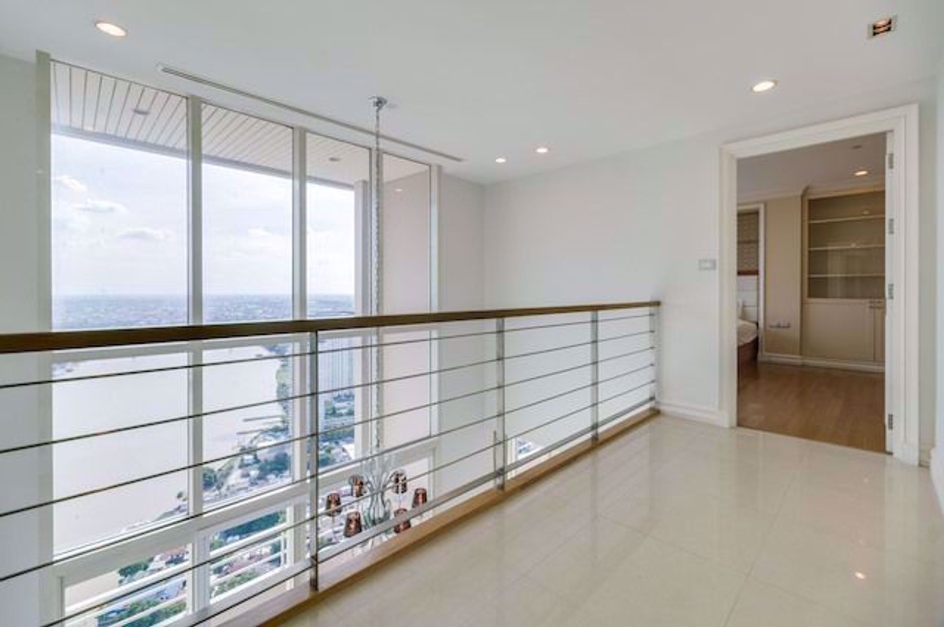 Condominium dans Descendre, Krung Thep Maha Nakhon 12214807