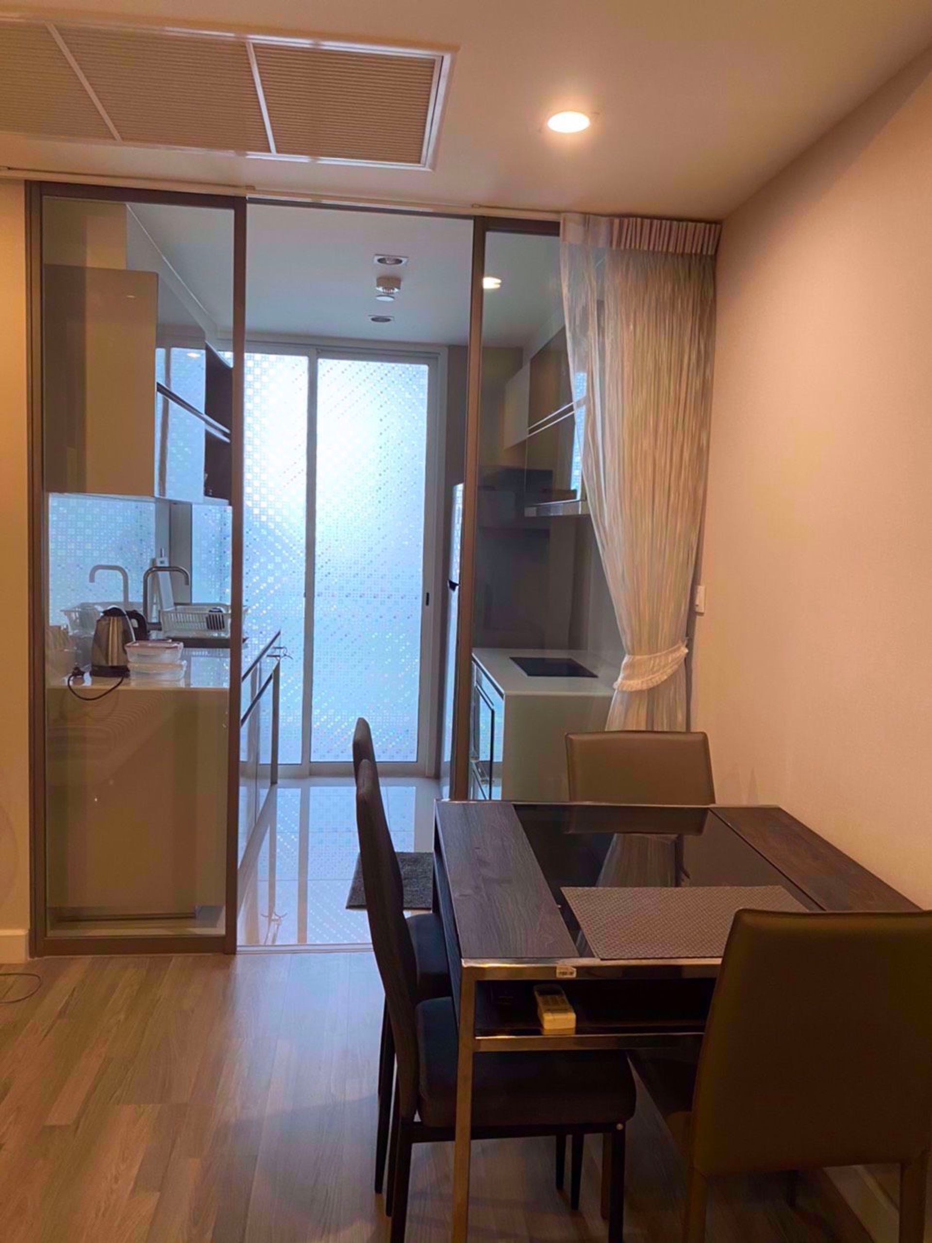 Condominium in Bang Rak, Krung Thep Maha Nakhon 12214875