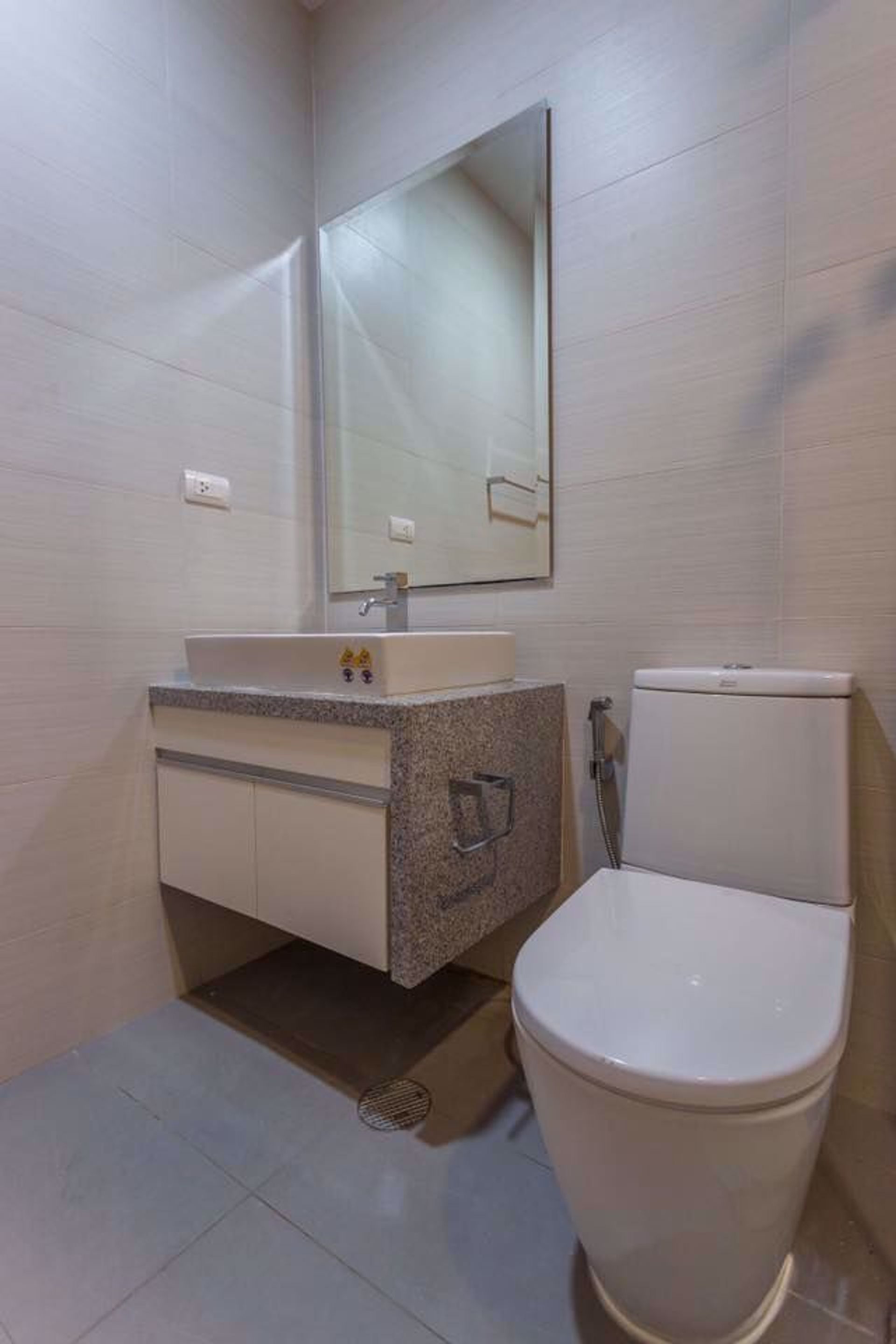 Condominium in , Krung Thep Maha Nakhon 12214880