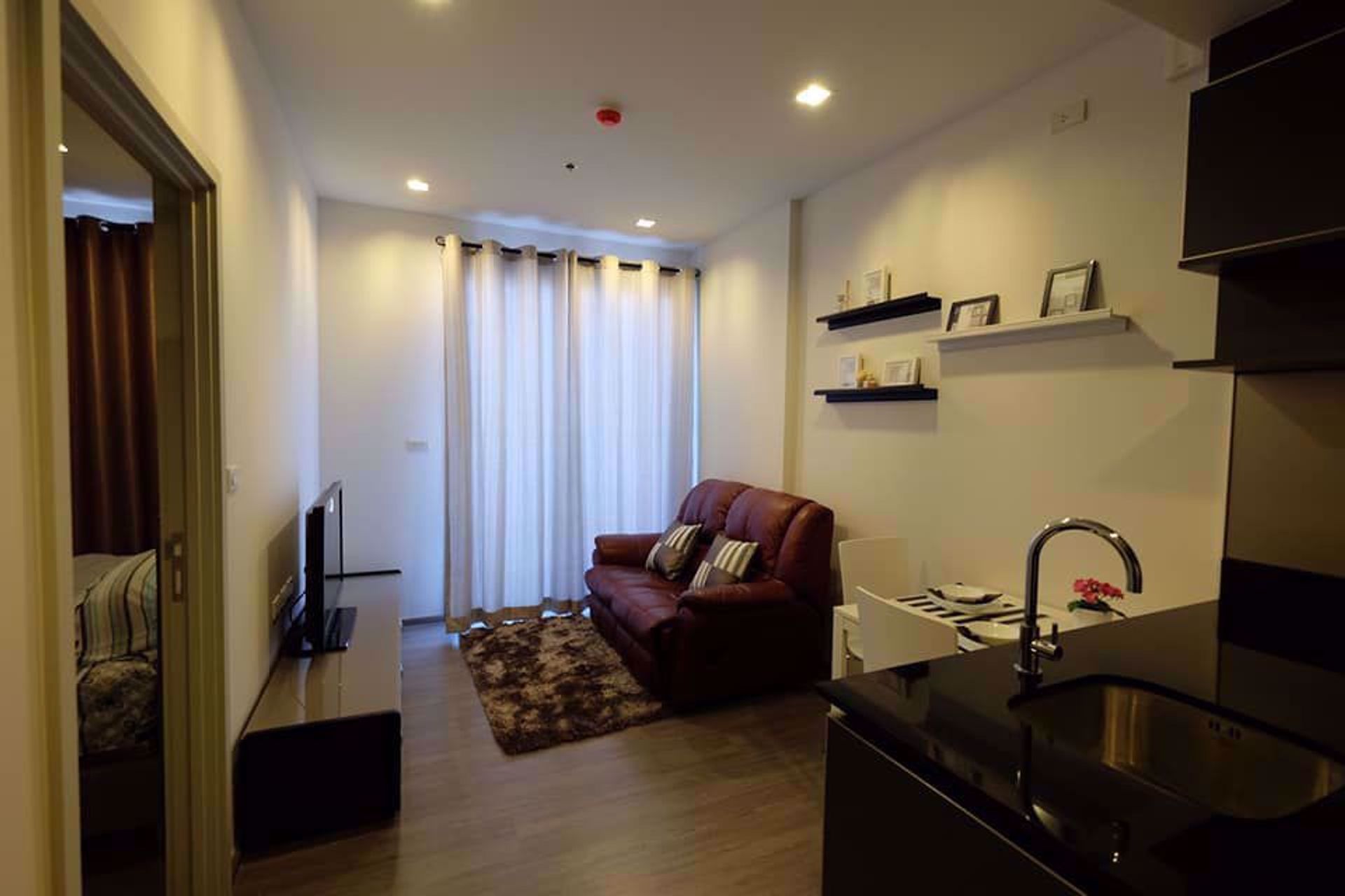 Condominium in Godown, Krung Thep Maha Nakhon 12214893