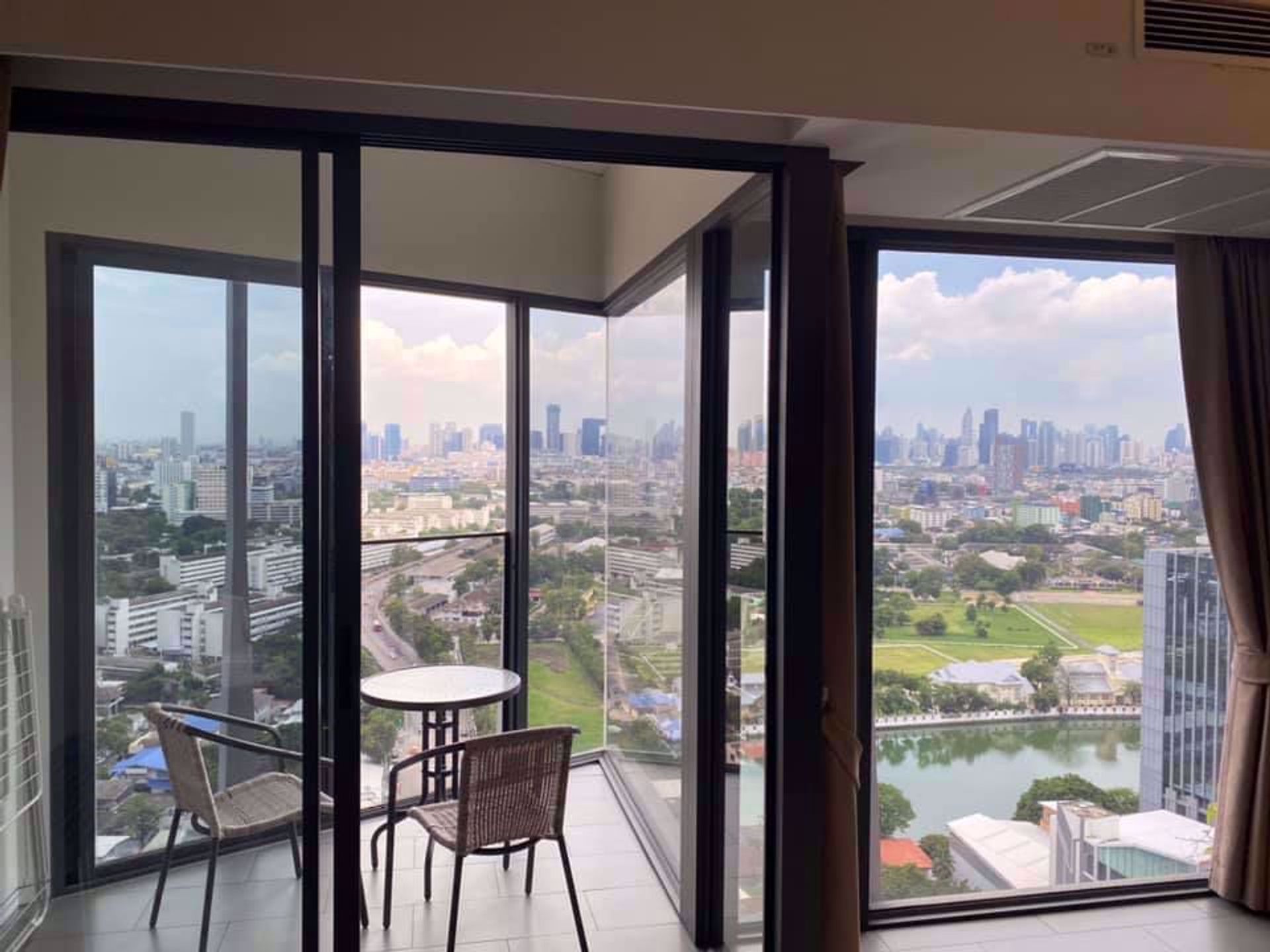 Condominium in , Krung Thep Maha Nakhon 12214920