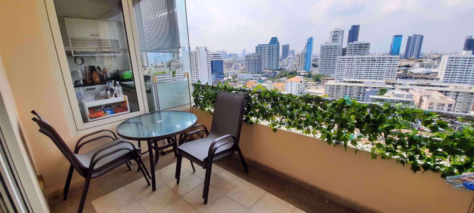 Condominium in , Krung Thep Maha Nakhon 12214950