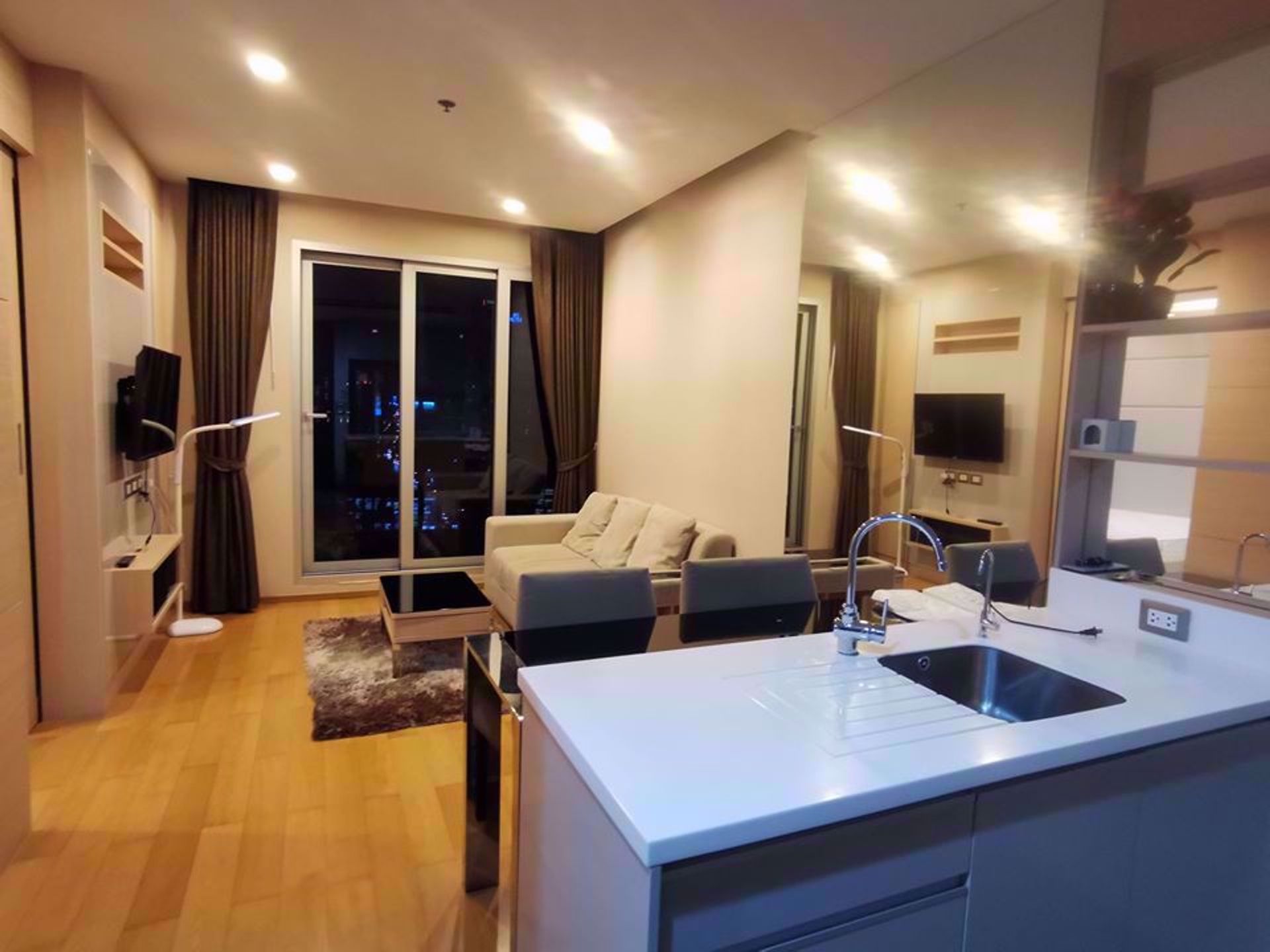 Condominium in Ban Na Lied, Krung Thep Maha Nakhon 12215225