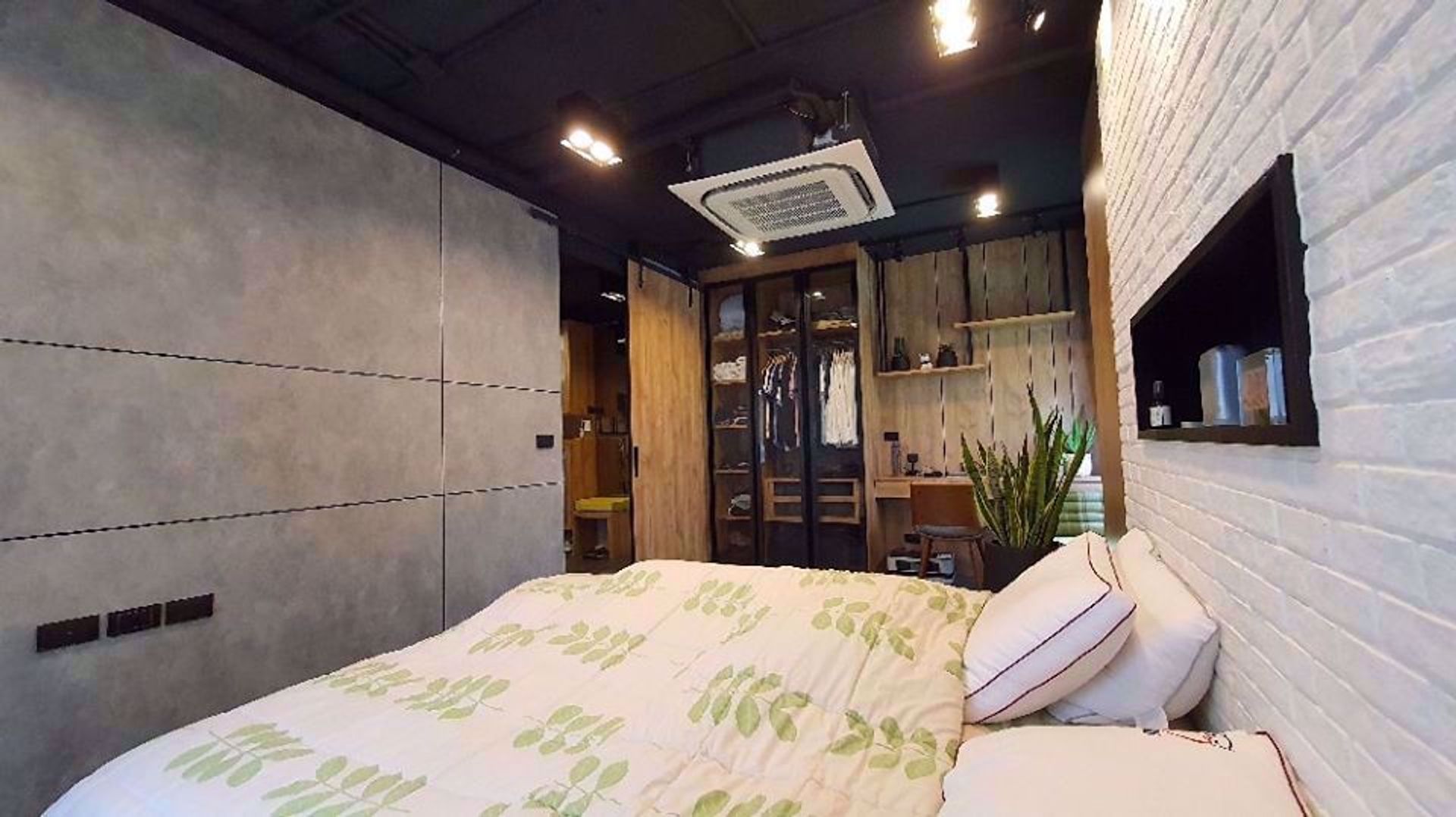 Condominio en Phra Khanong, Krung Thep Maha Nakhon 12215337