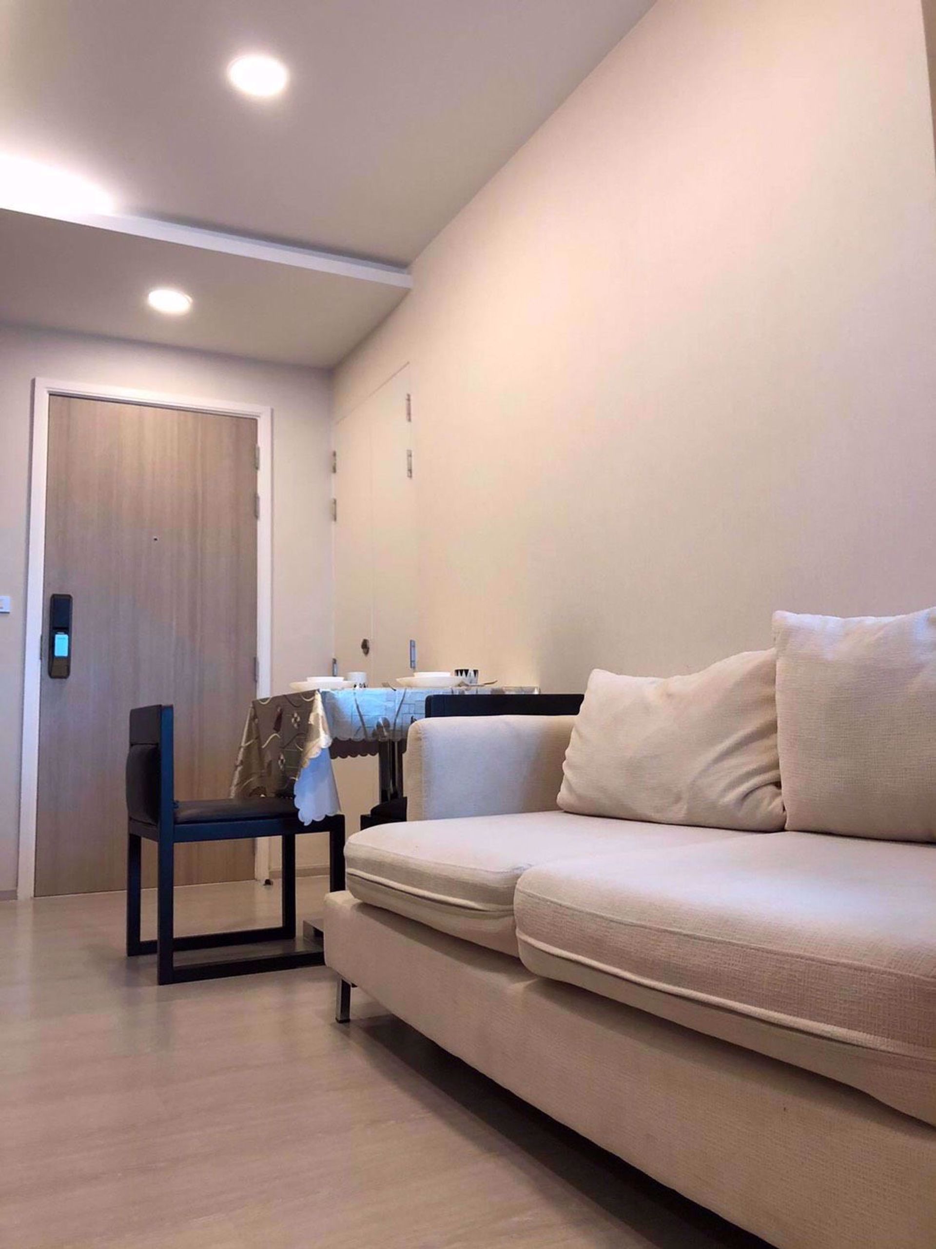 Condominium in Khlong Toei, Krung Thep Maha Nakhon 12215466