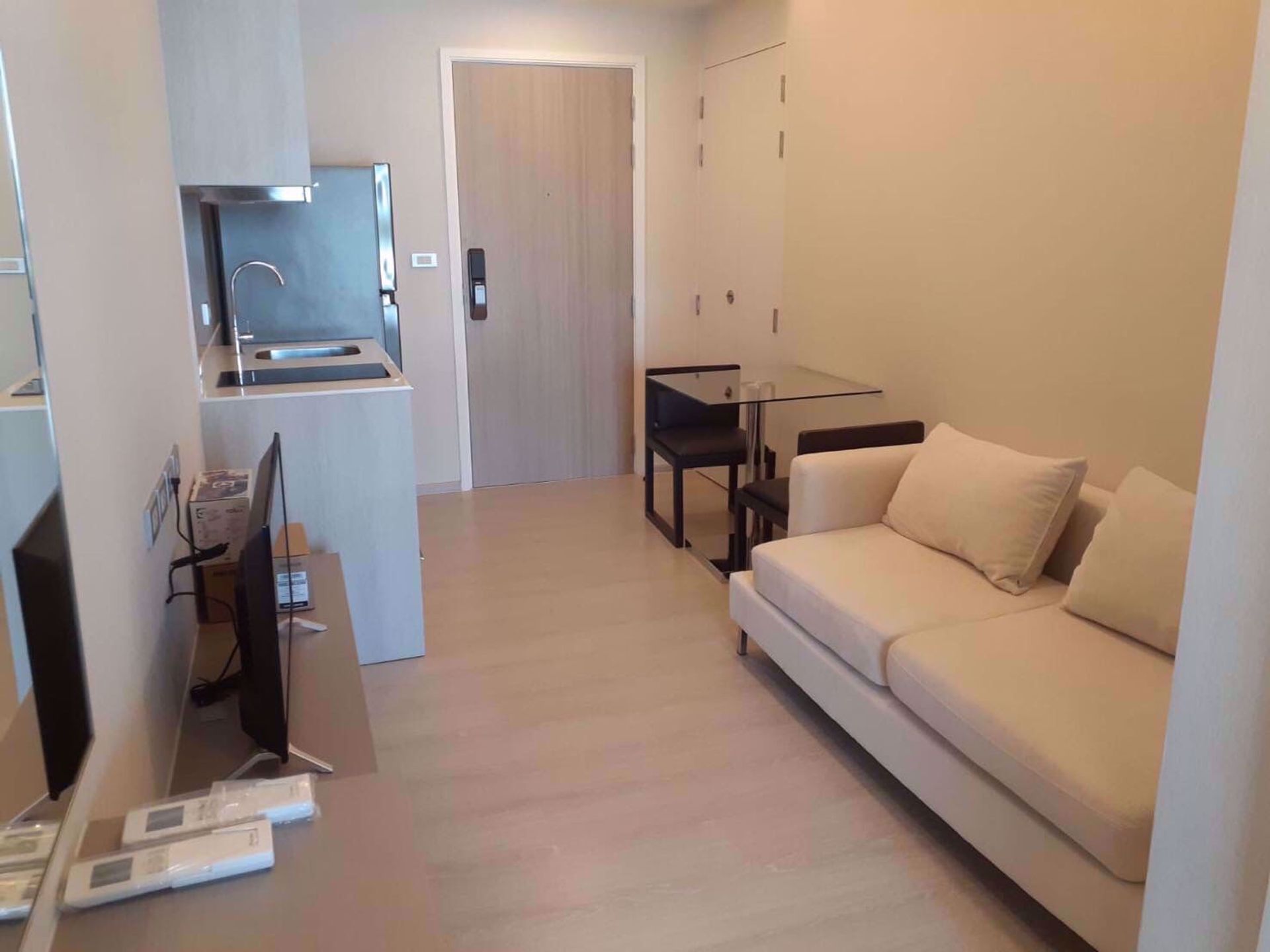 Condominium in Khlong Toei, Krung Thep Maha Nakhon 12215466