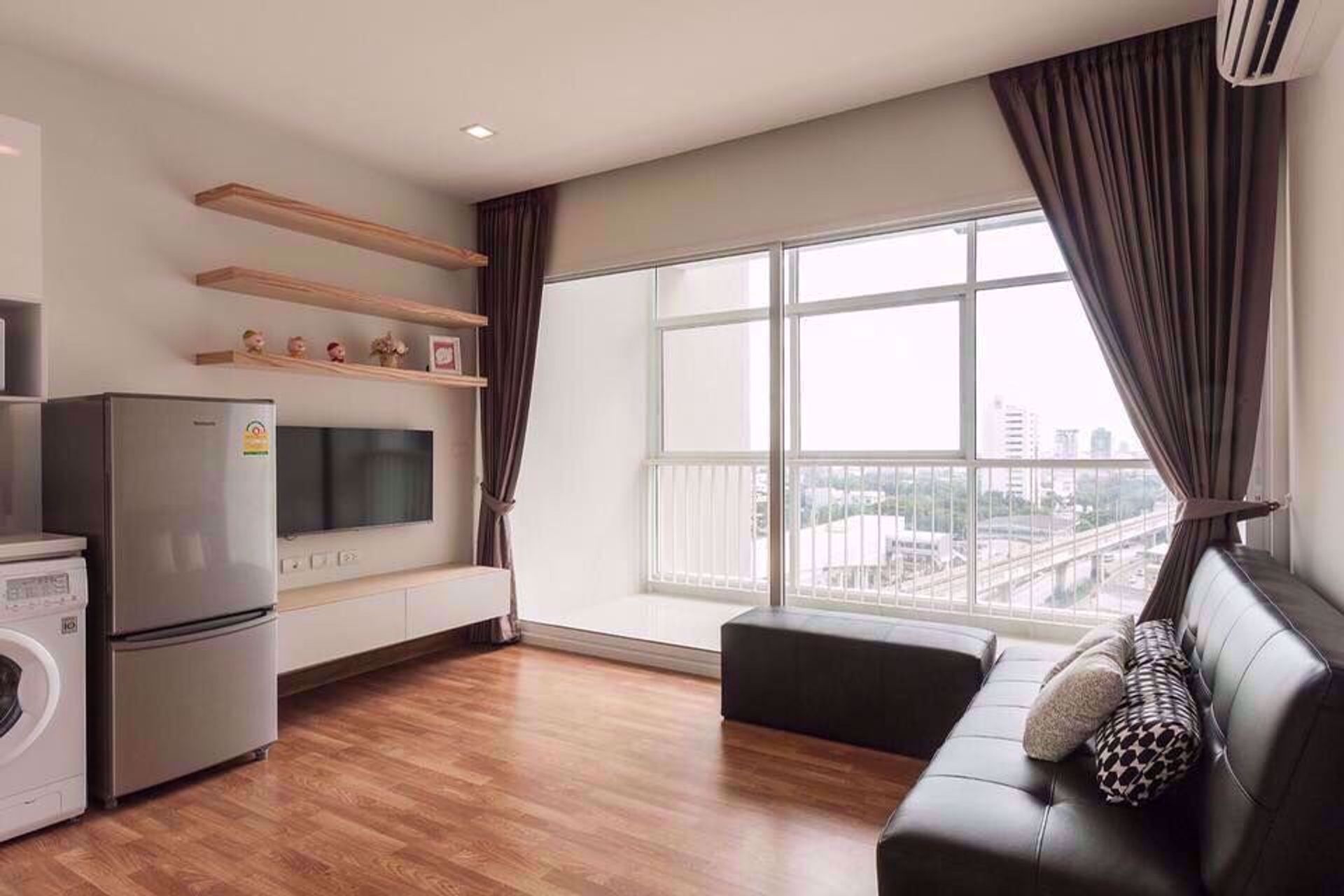 Condominium in Ban Khlong Samrong, Samut Prakan 12215554