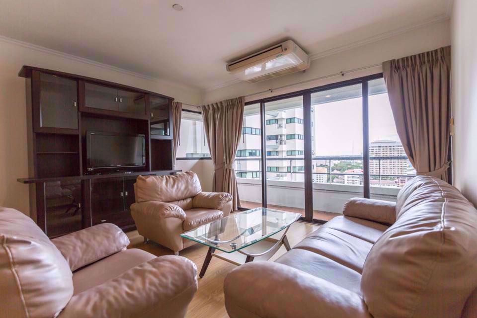 Condominium in Bang Rak, Krung Thep Maha Nakhon 12215617