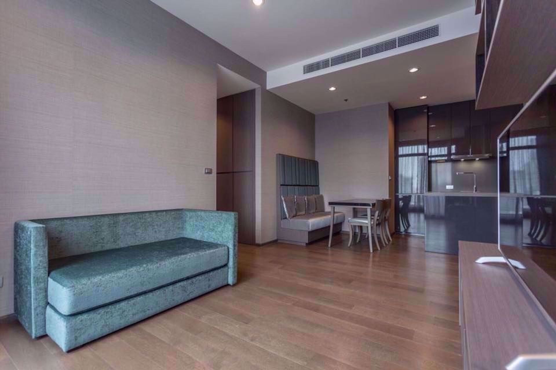 Condominium in Bang Rak, Krung Thep Maha Nakhon 12215646