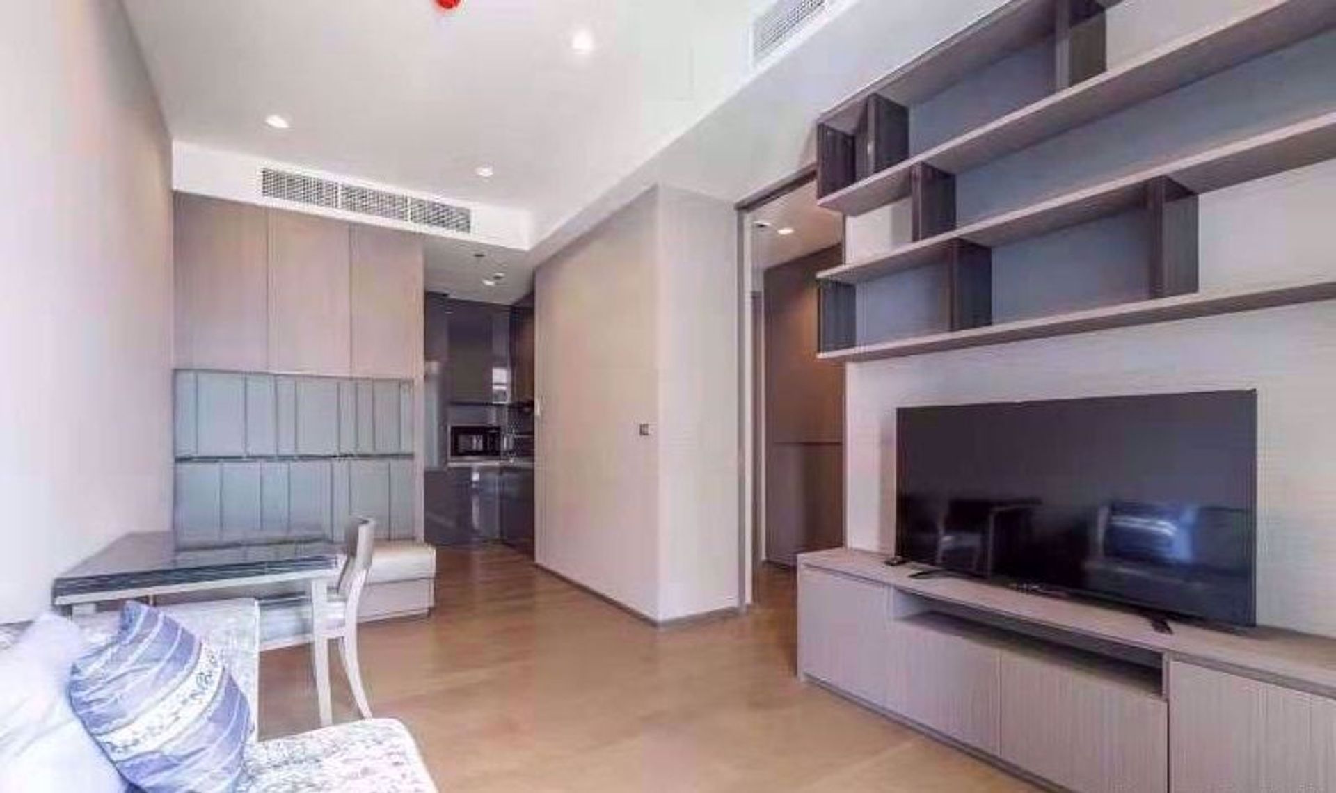 عمارات في بانج راك, كرونج ثيب مها ناخون 12215851