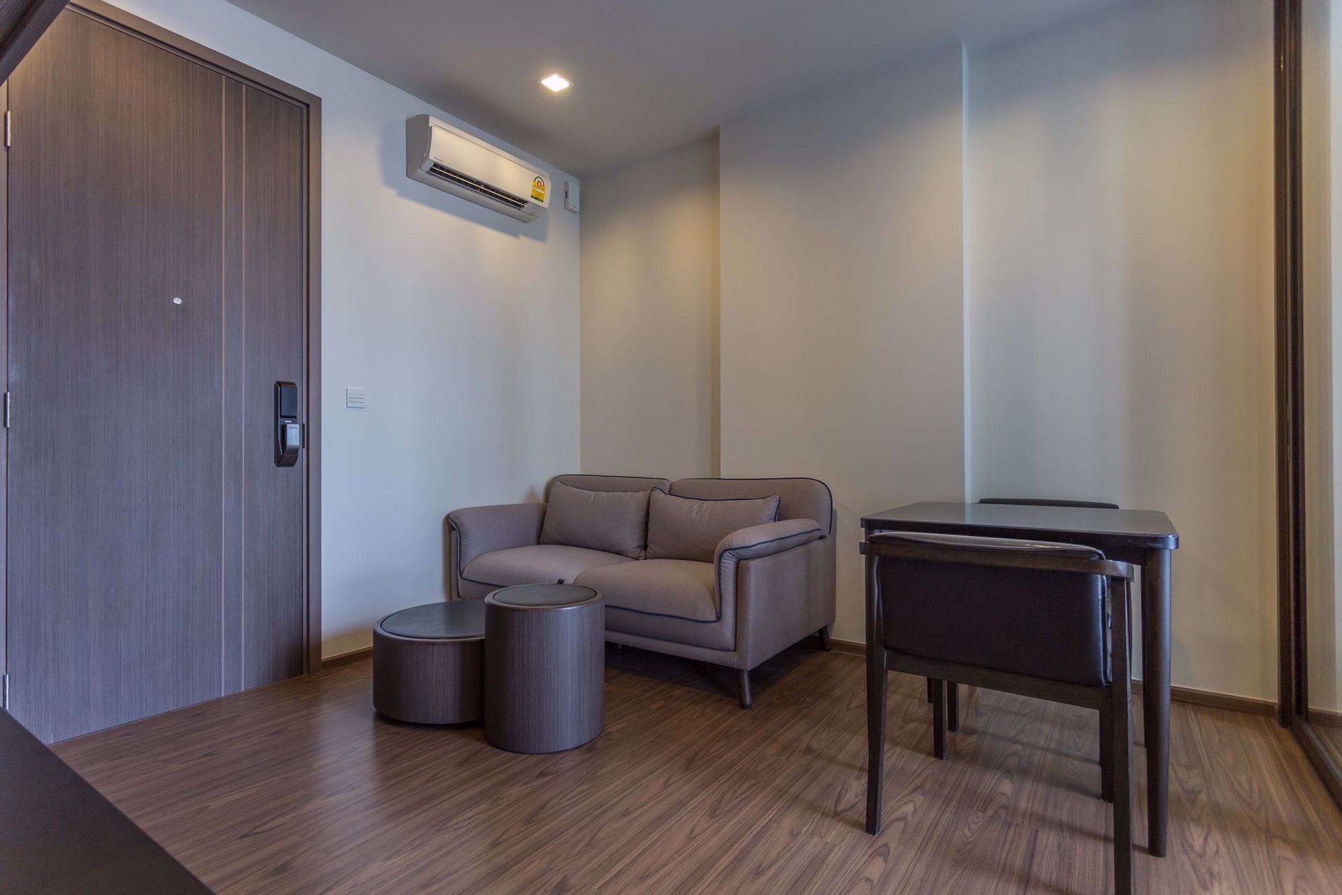 Condominium in Phra Khanong, Krung Thep Maha Nakhon 12215880