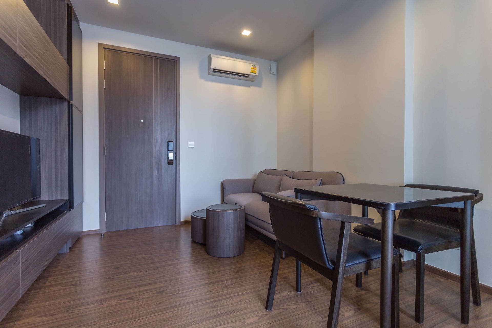 Condominium in Phra Khanong, Krung Thep Maha Nakhon 12215880