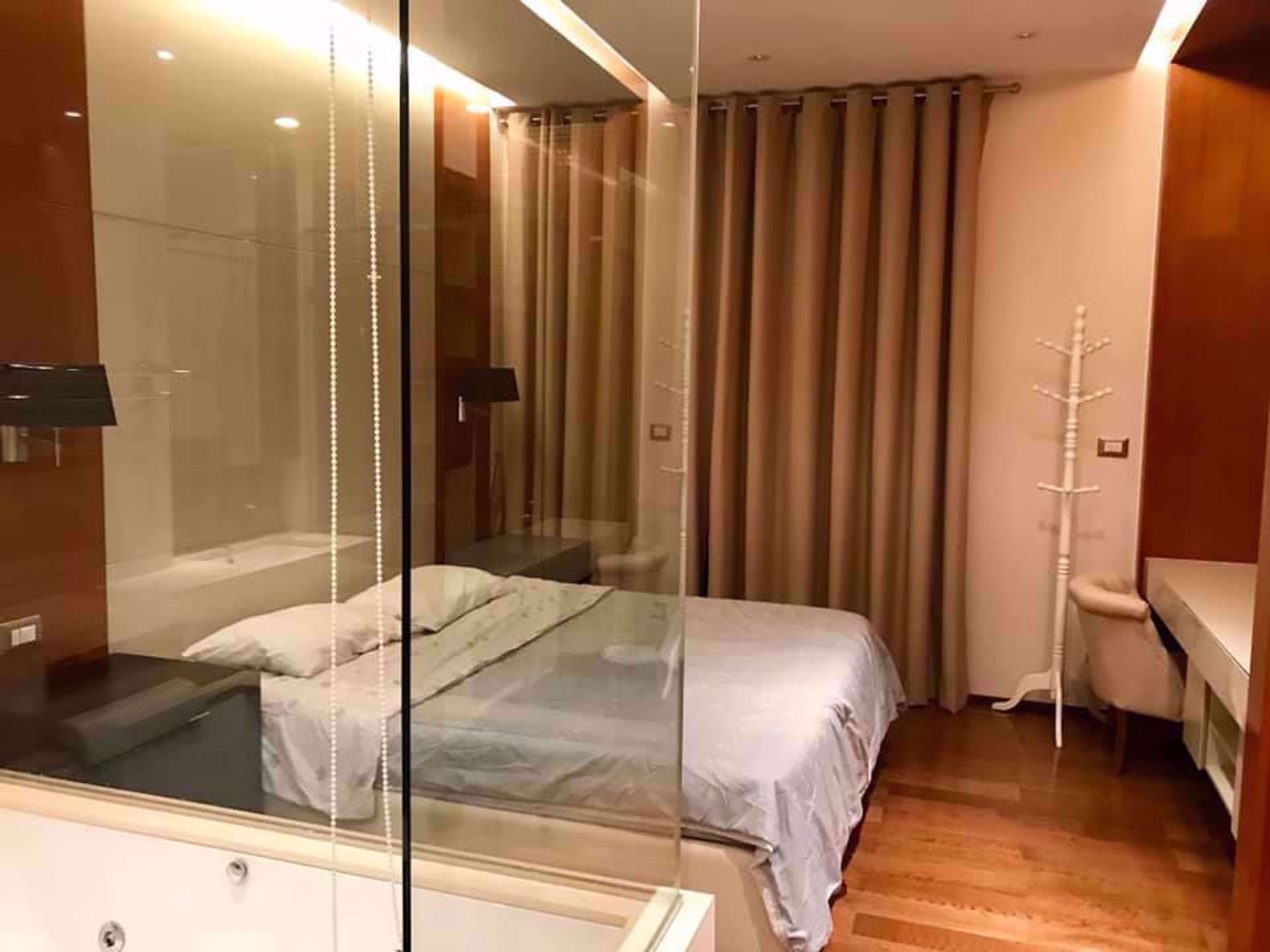 Condominium in Khlong Toei, Krung Thep Maha Nakhon 12215917