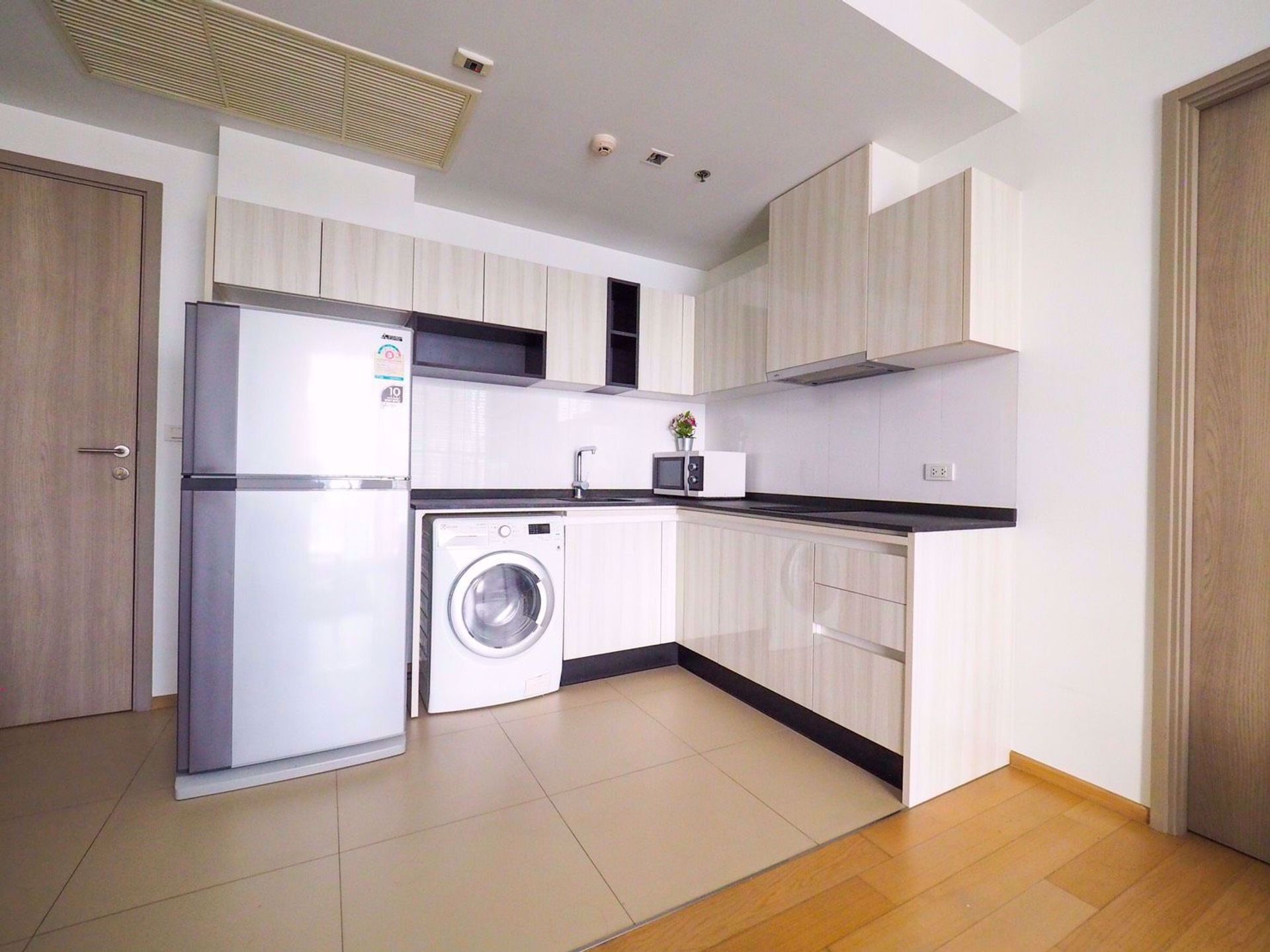 Condominium in Watthana, Krung Thep Maha Nakhon 12216023