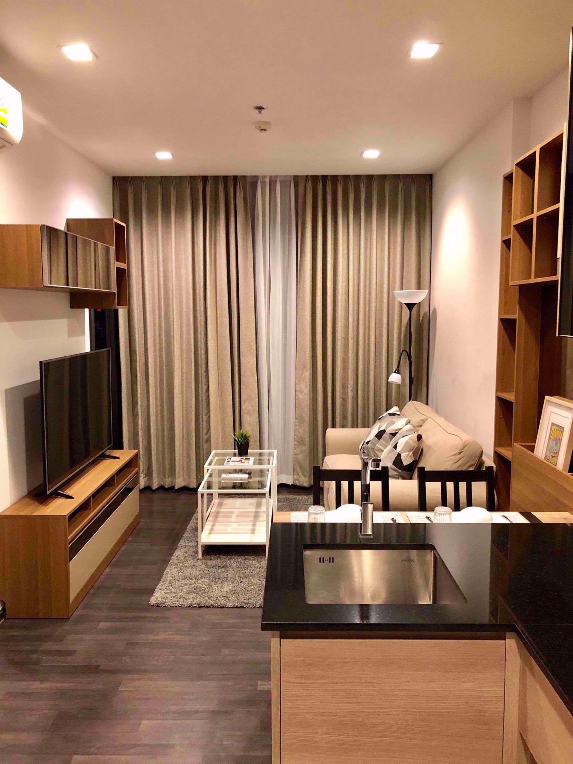 Condominium in Ban Na Song, Krung Thep Maha Nakhon 12216031