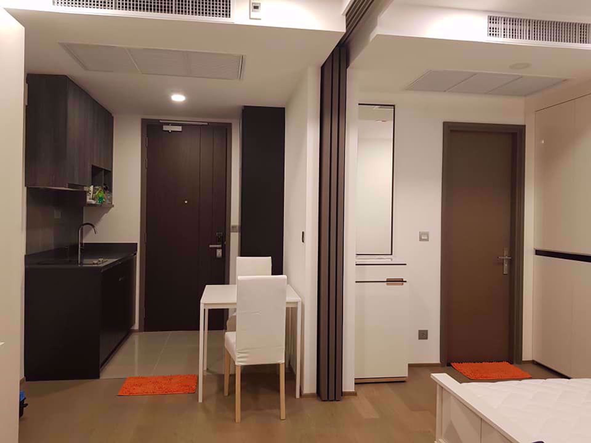 Condominium in Bang Rak, Krung Thep Maha Nakhon 12216046