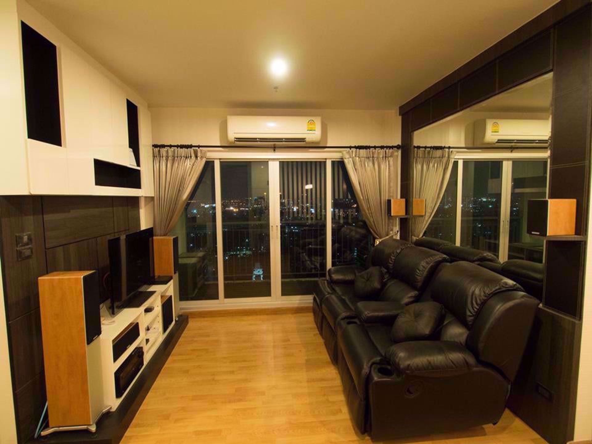 Condominium in Bangkok Yai, Krung Thep Maha Nakhon 12216117