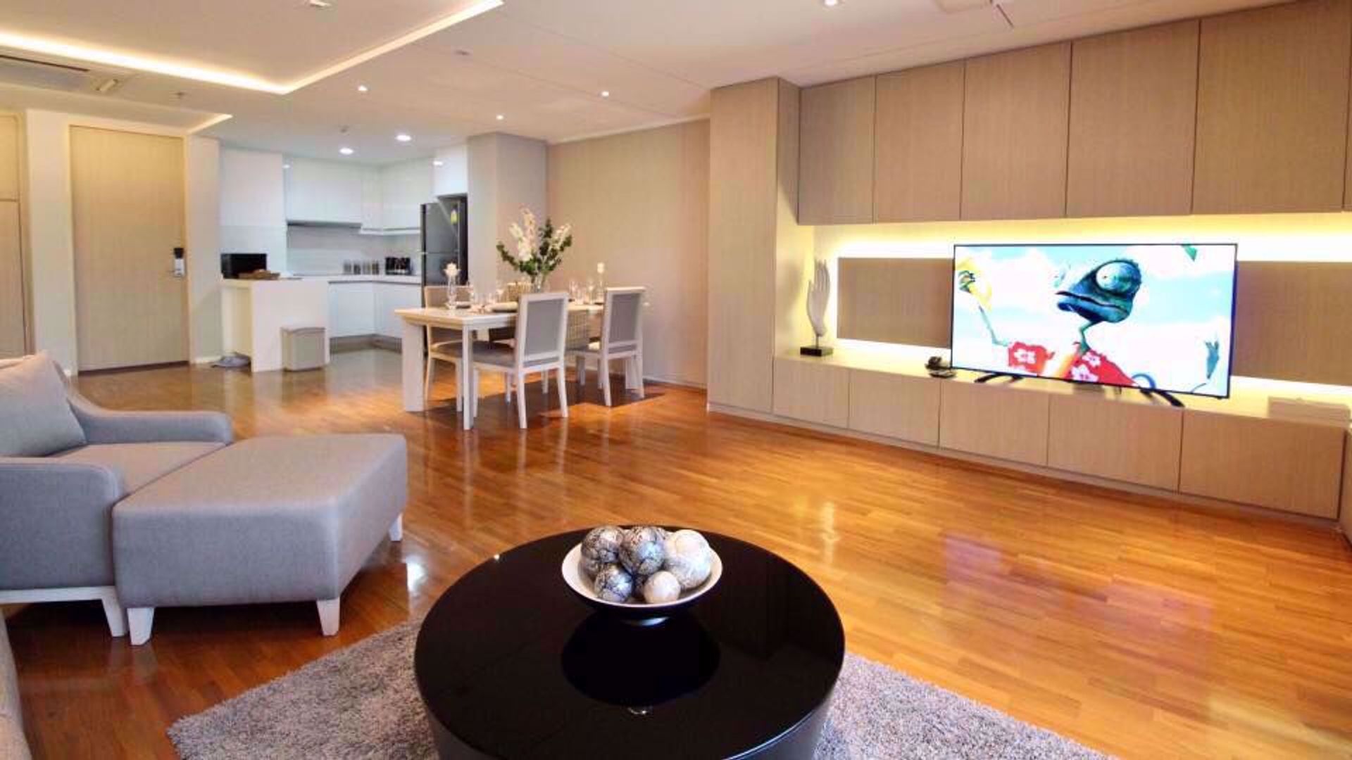 Condominium in Watthana, Krung Thep Maha Nakhon 12216173