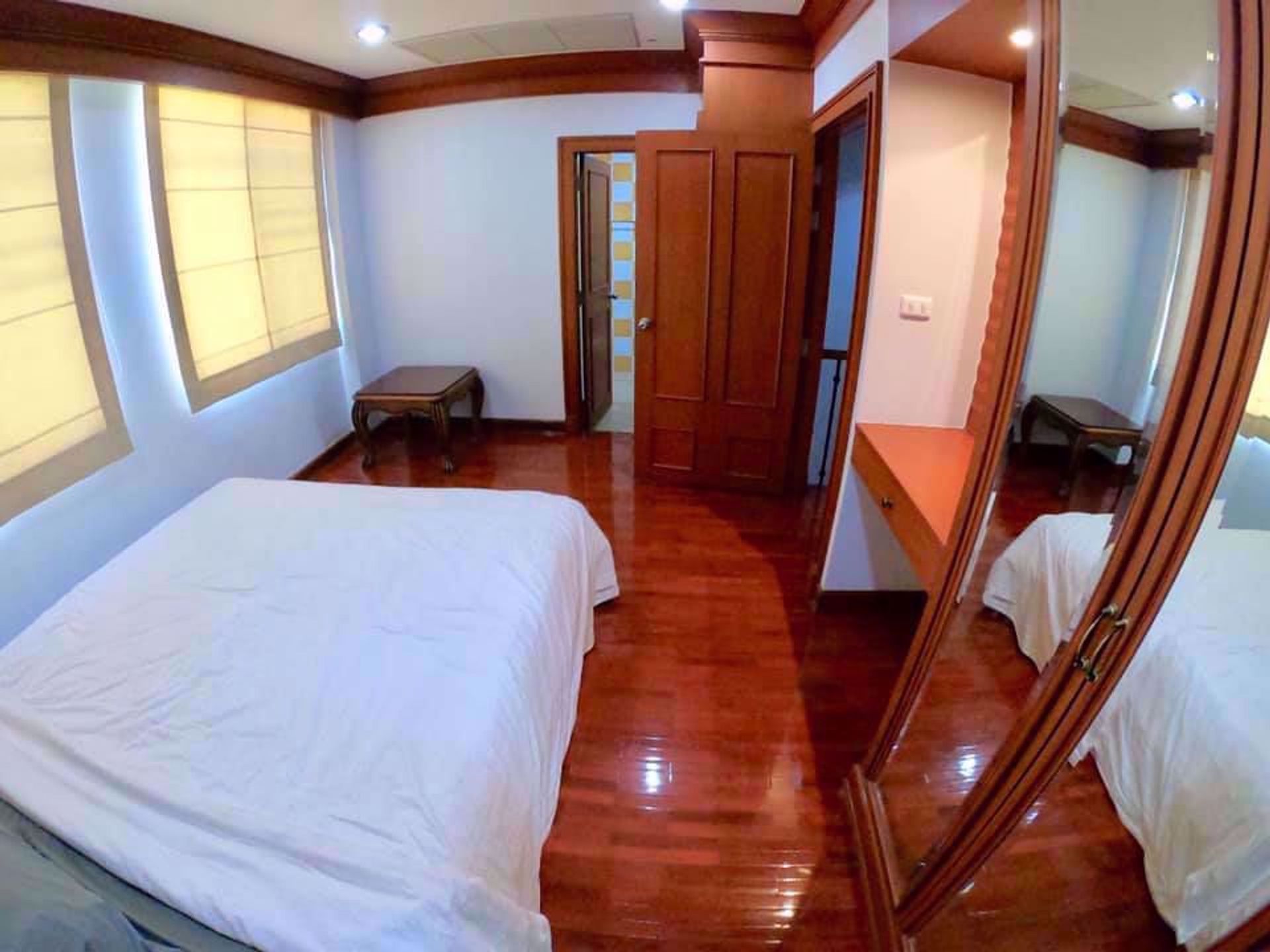 Hus i , Krung Thep Maha Nakhon 12216246