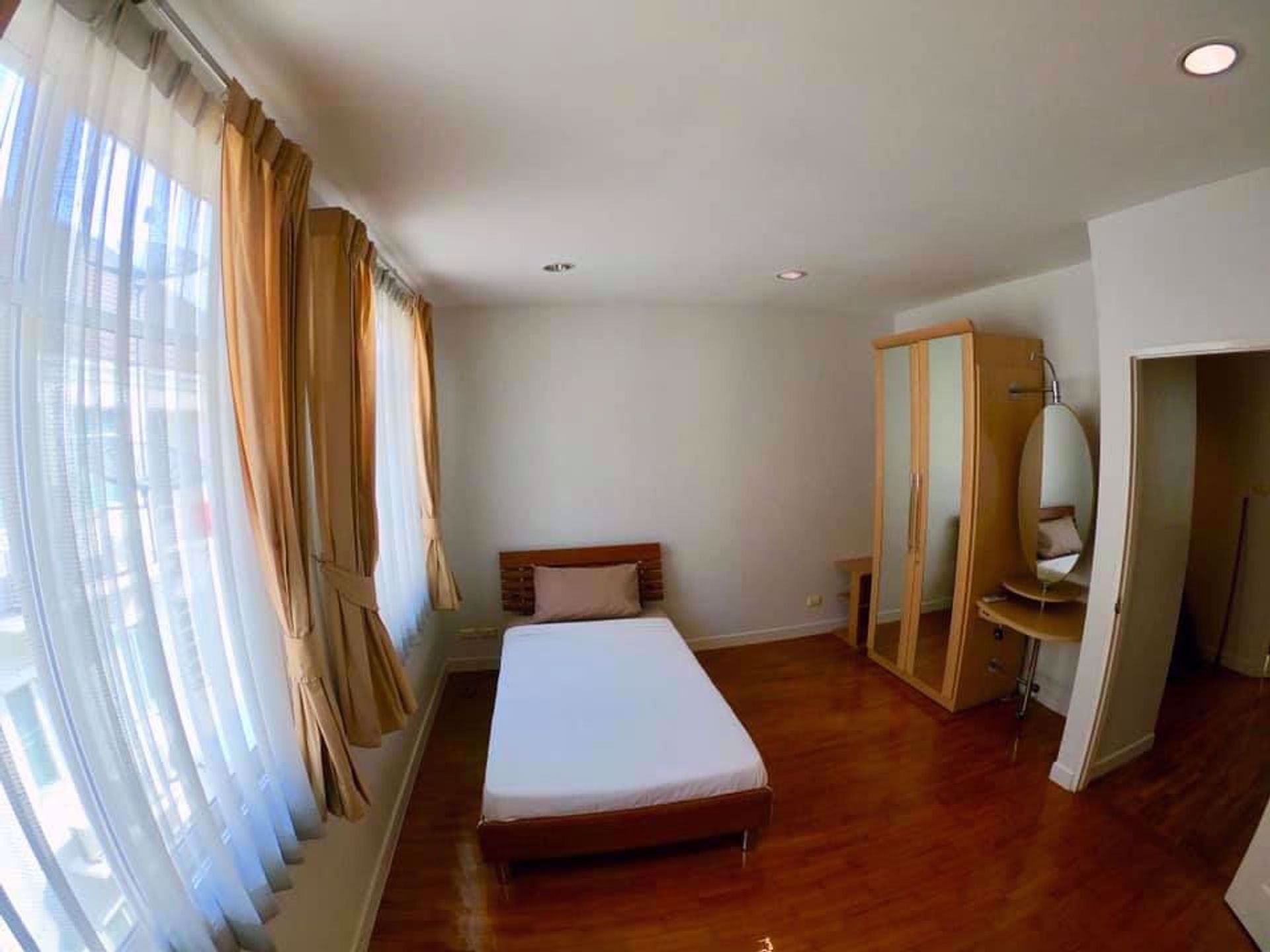 Hus i , Krung Thep Maha Nakhon 12216247