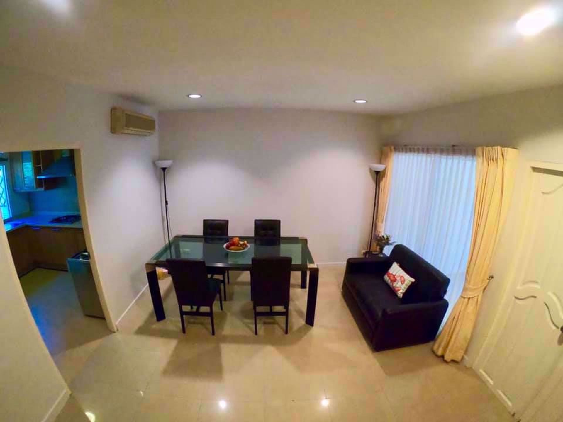 Hus i , Krung Thep Maha Nakhon 12216247