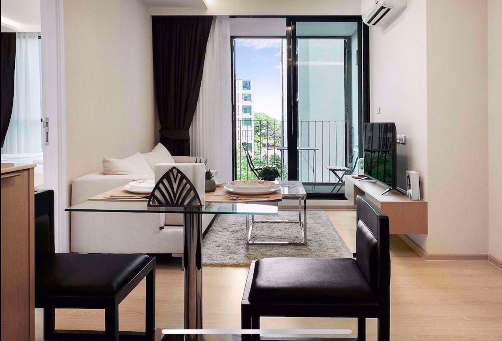 Condominium in Khlong Toei, Krung Thep Maha Nakhon 12216259