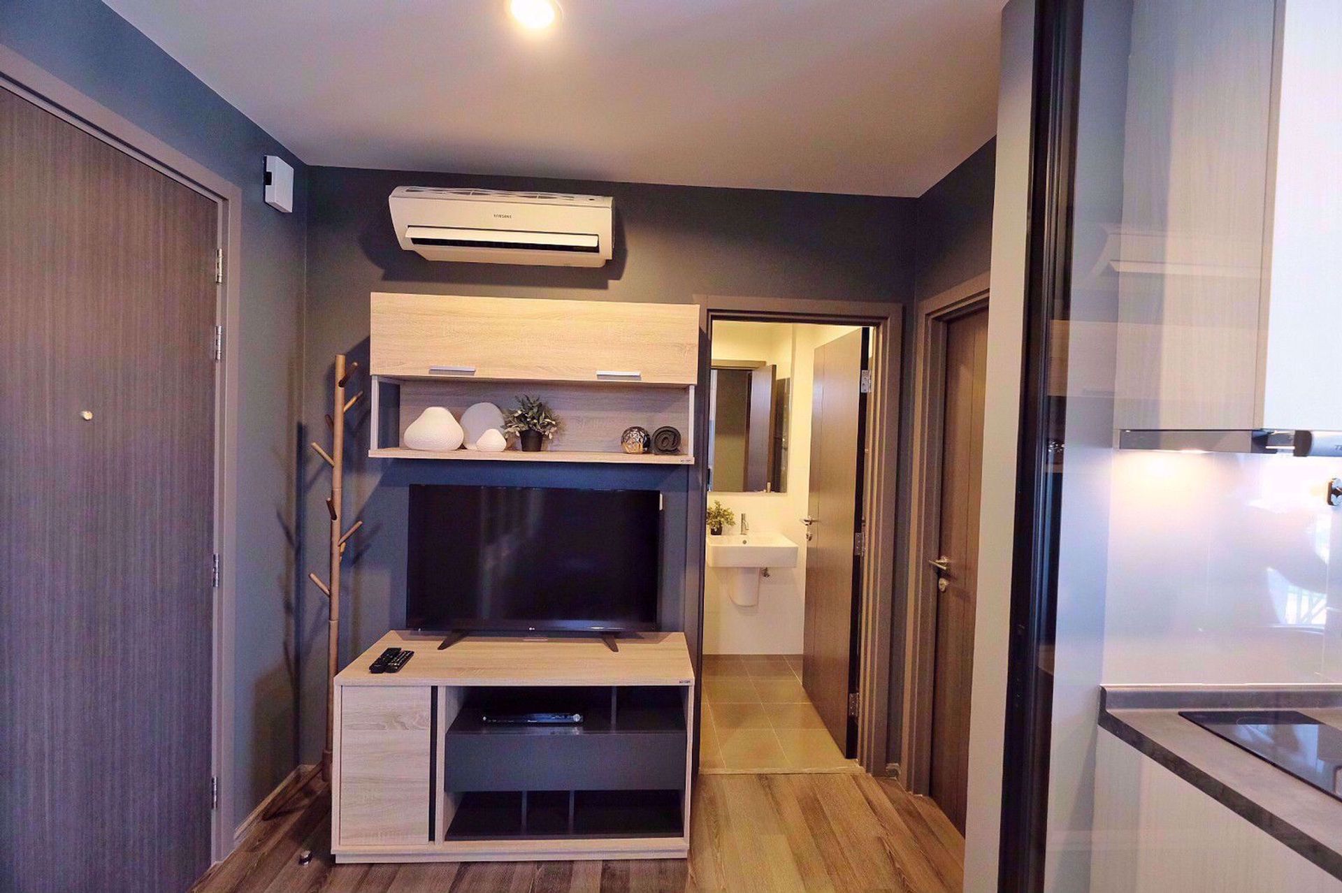 Condominium in Phra Khanong, Krung Thep Maha Nakhon 12216618