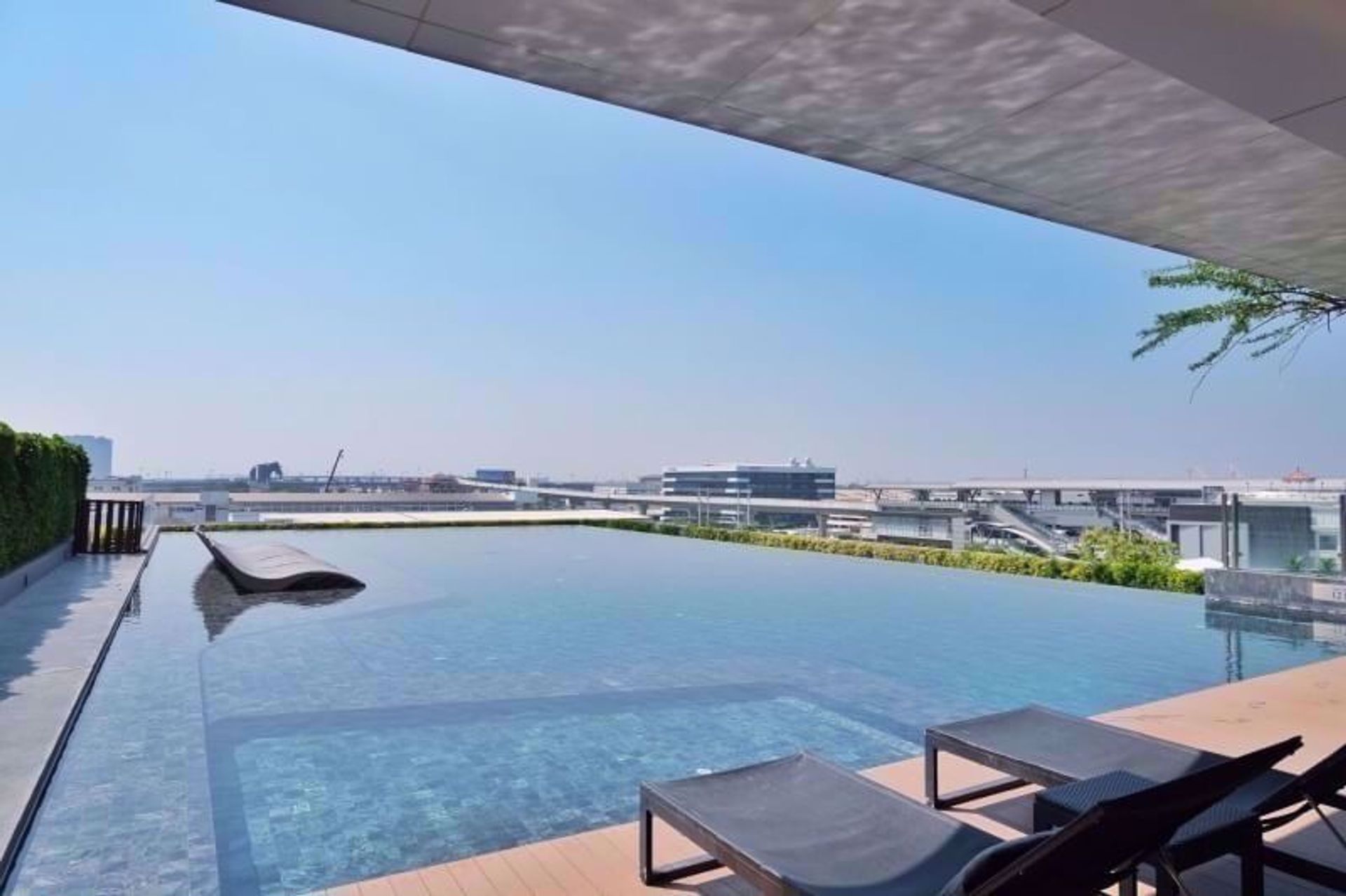 Condominium in Thepharak, Samut Prakan 12216718