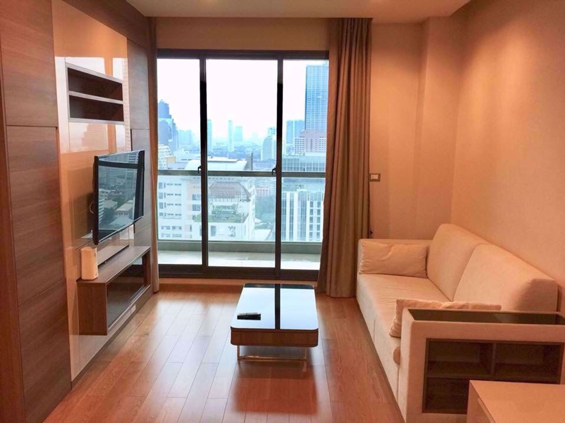 Condominium in Bang Rak, Krung Thep Maha Nakhon 12216735