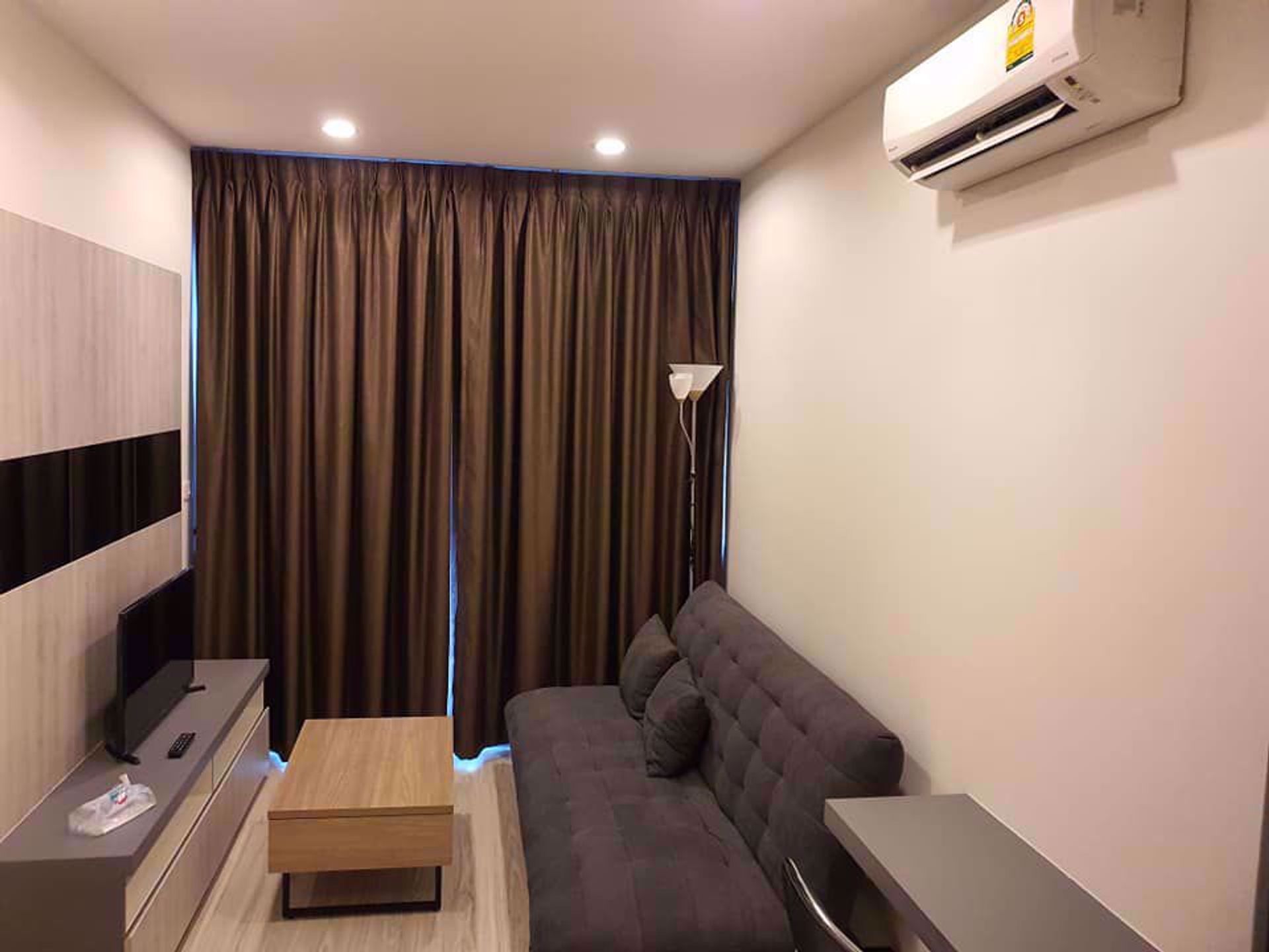 Condominium dans Ban Khlong Samrong, Samut Prakan 12216758