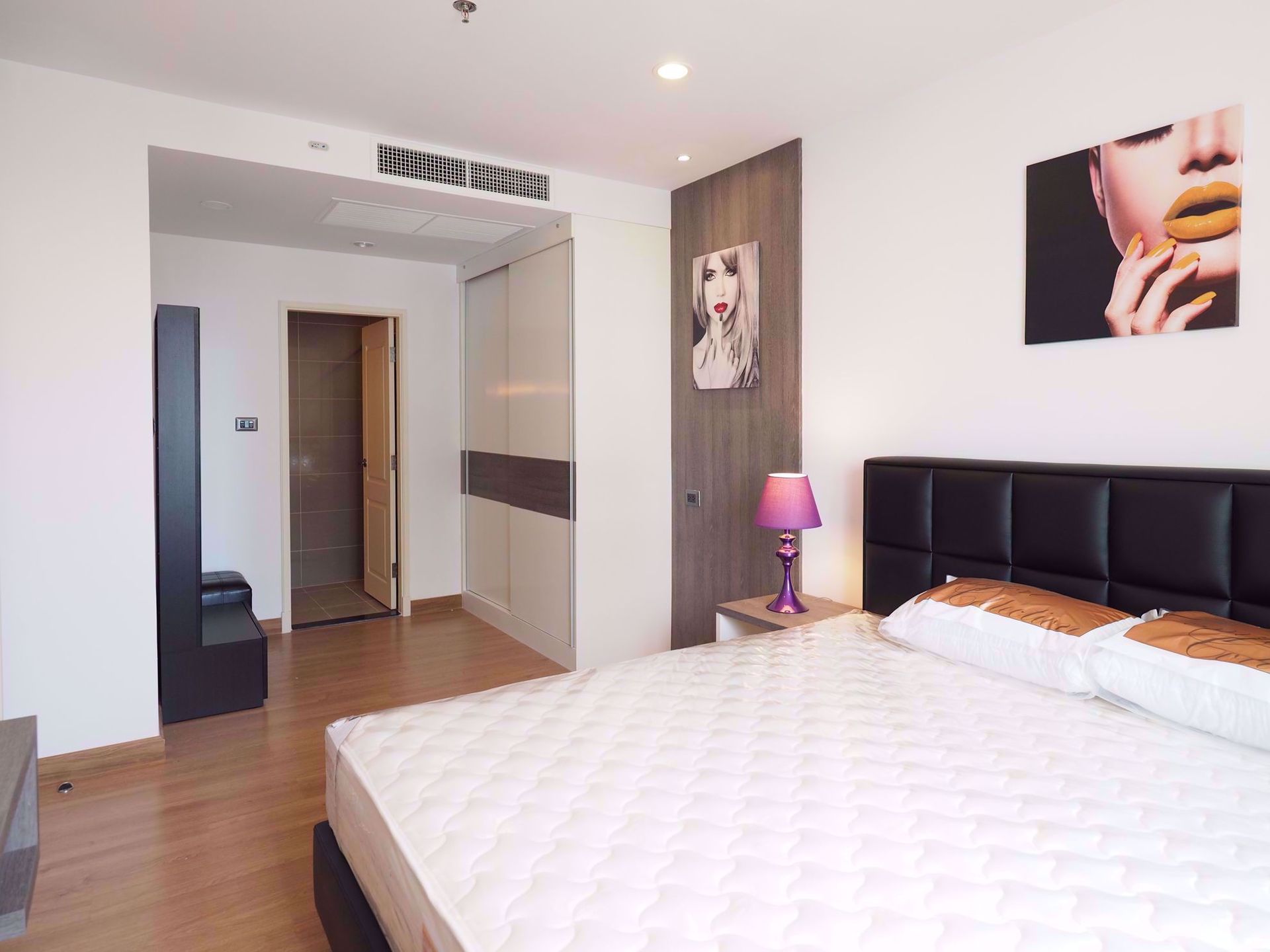 Condominium in Huai Khwang, Krung Thep Maha Nakhon 12216796