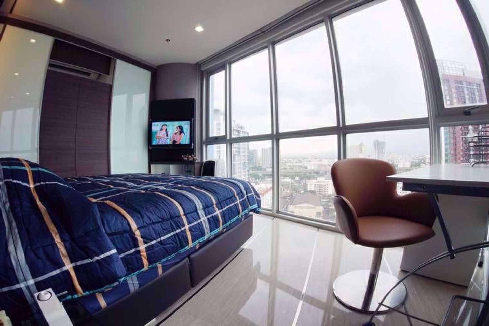 Condominium in Phra Khanong, Krung Thep Maha Nakhon 12217024