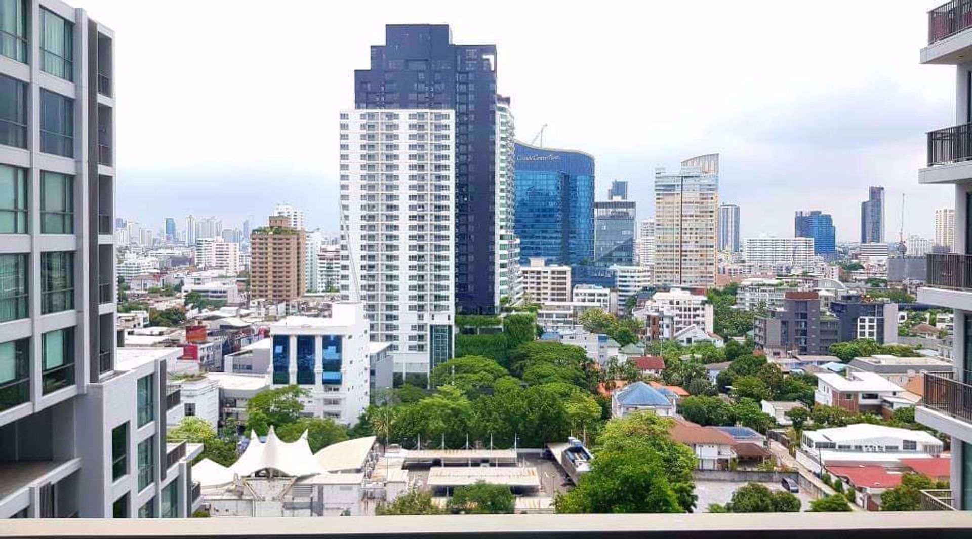 Condominium in Watthana, Krung Thep Maha Nakhon 12217136