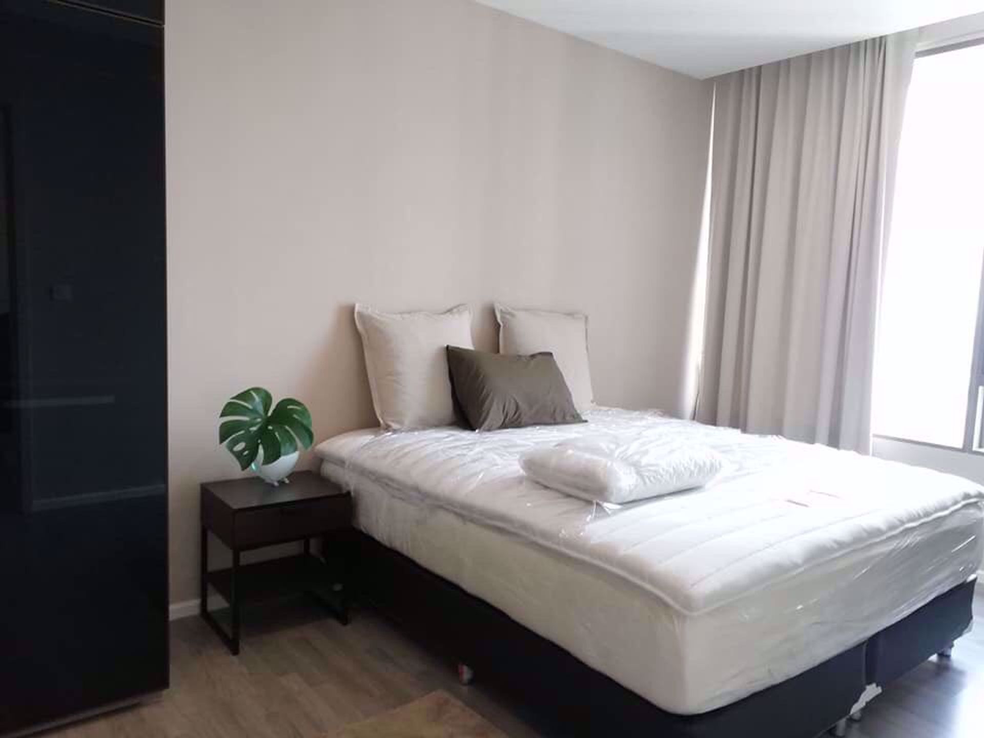 Condominium in Bang O, Krung Thep Maha Nakhon 12217178