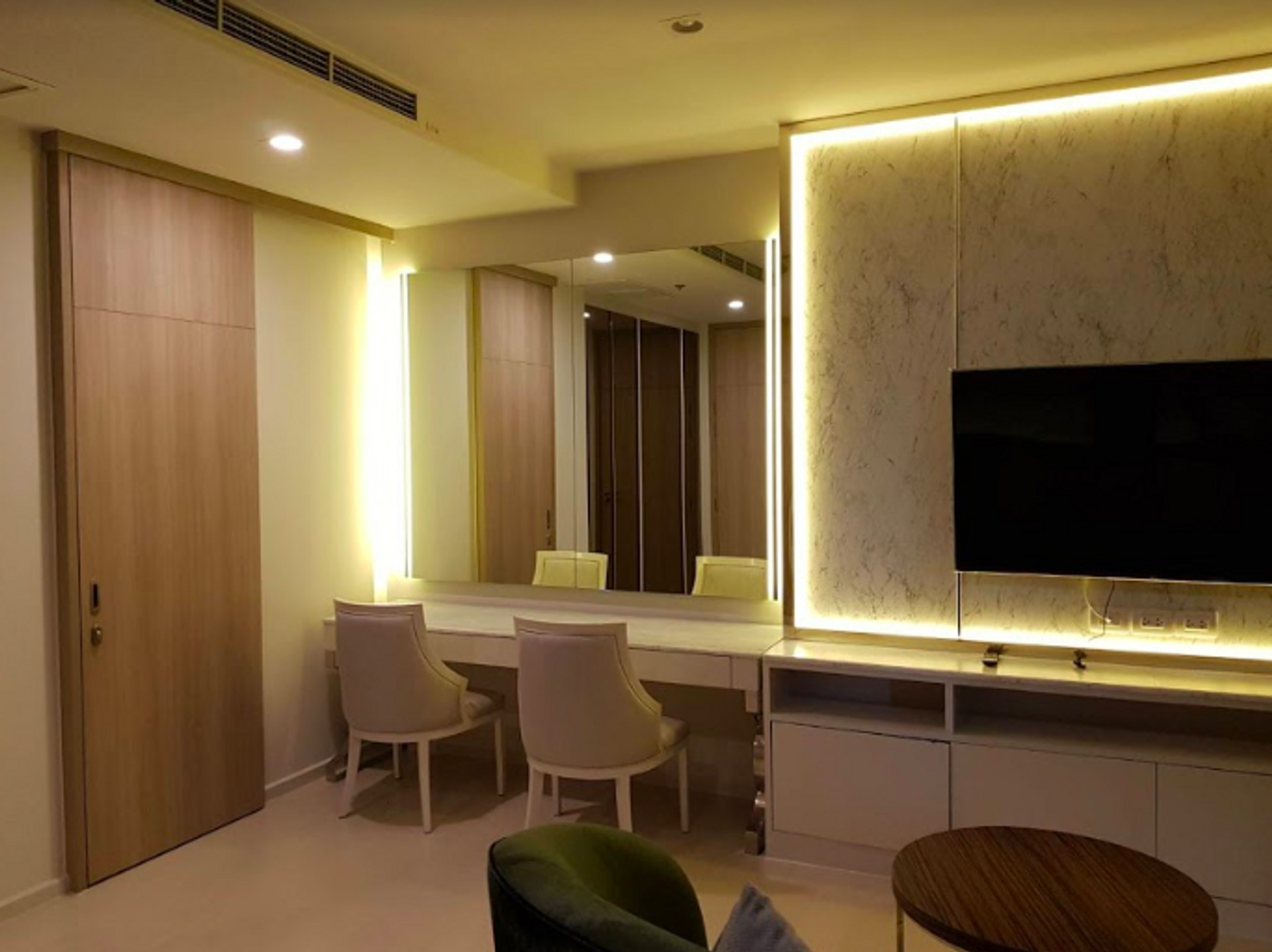 Condominium in Ratchathewi, Krung Thep Maha Nakhon 12217237